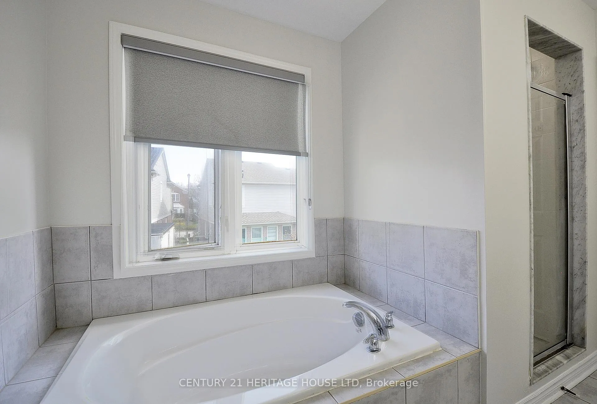 Photo 25 of 153 Coulthard Boulevard, Cambridge — HOMEH