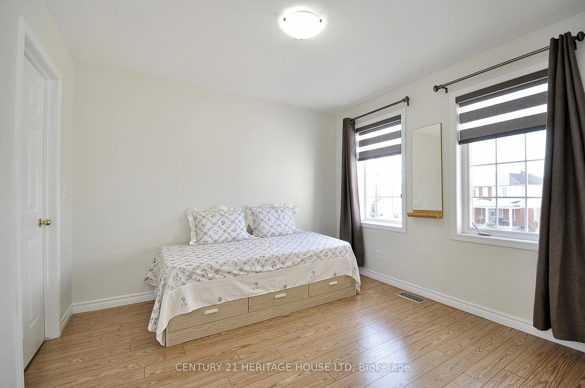 Photo 27 of 153 Coulthard Boulevard, Cambridge — HOMEH