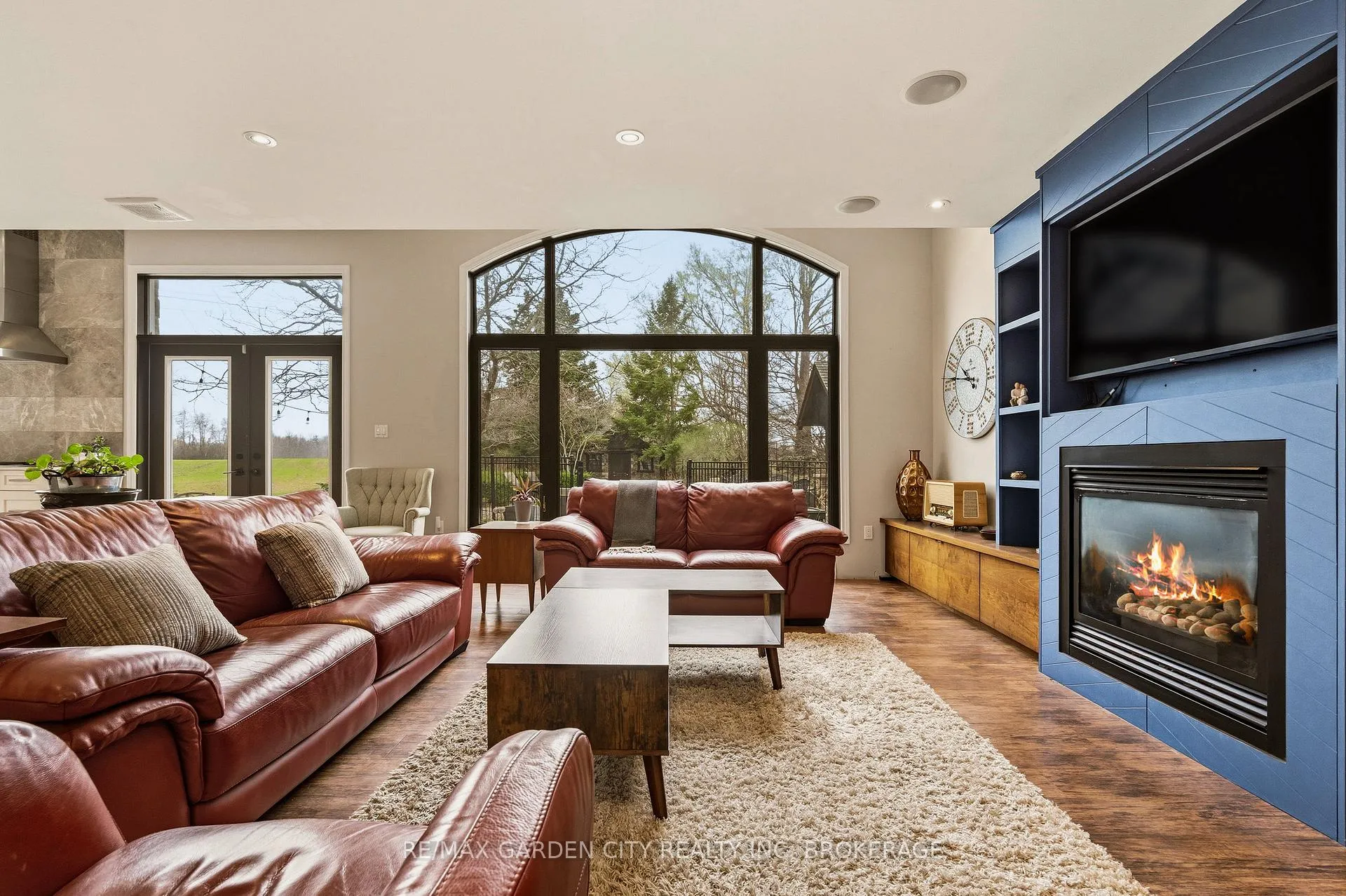 Photo 10 of 802 Sawmill Road, Hamilton, Ancaster — HOMEH
