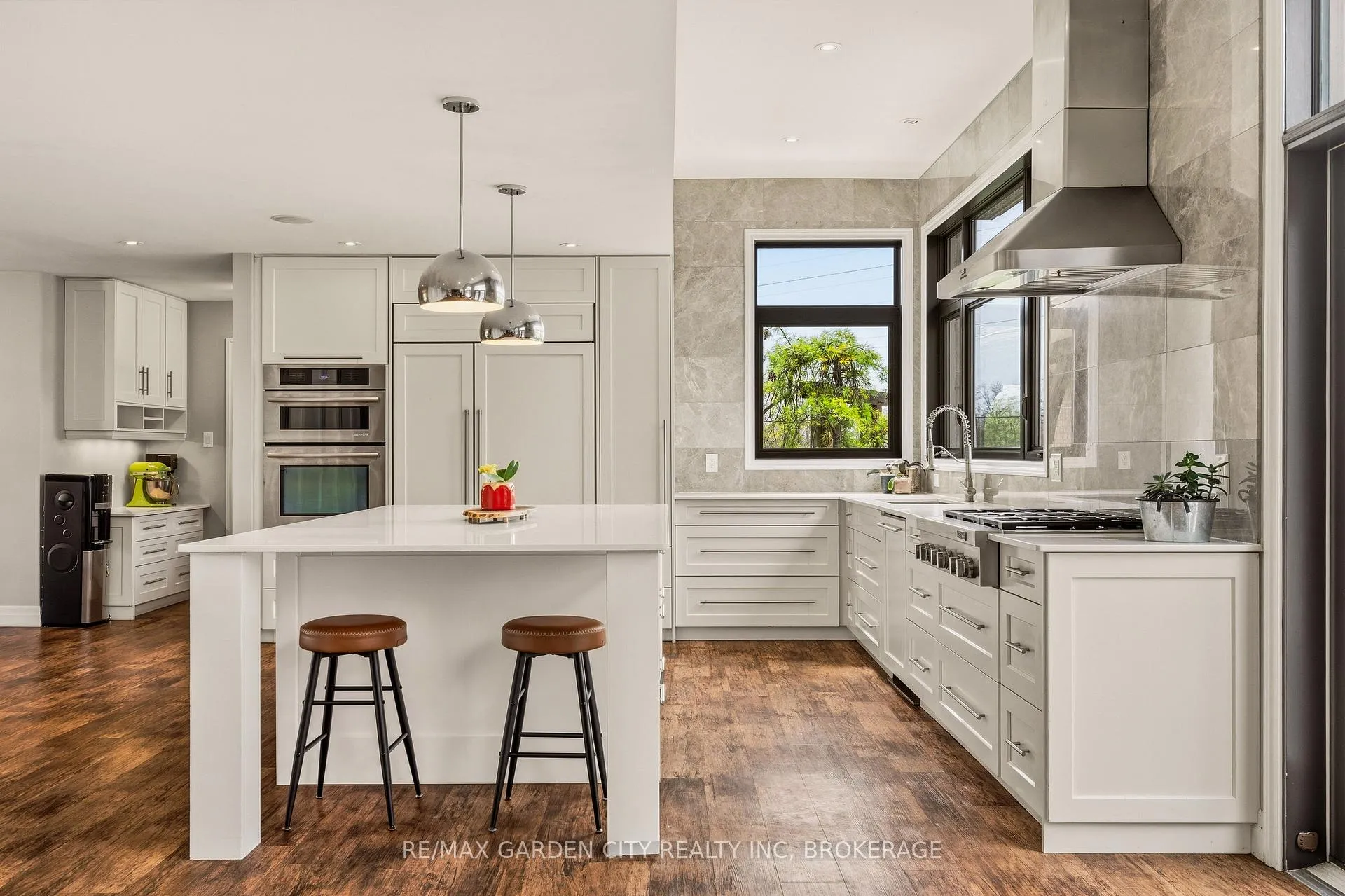 Photo 11 of 802 Sawmill Road, Hamilton, Ancaster — HOMEH