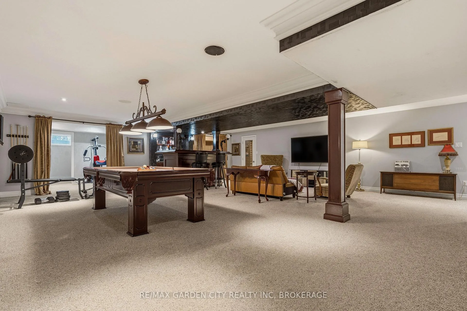 Photo 26 of 802 Sawmill Road, Hamilton, Ancaster — HOMEH