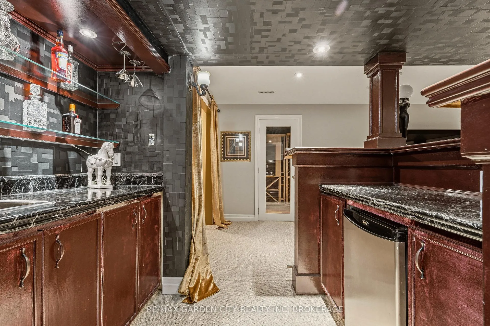 Photo 28 of 802 Sawmill Road, Hamilton, Ancaster — HOMEH
