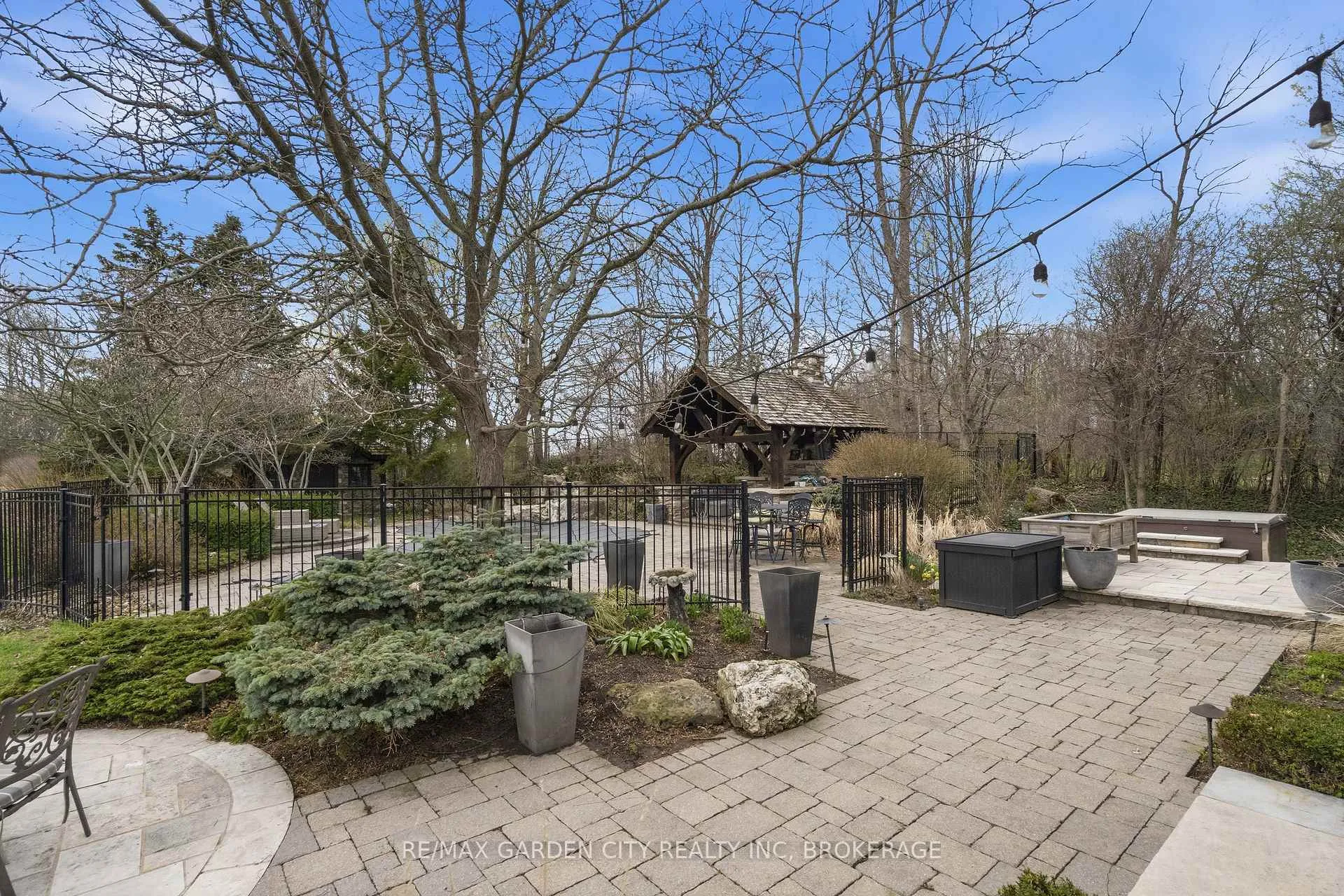 Photo 30 of 802 Sawmill Road, Hamilton, Ancaster — HOMEH