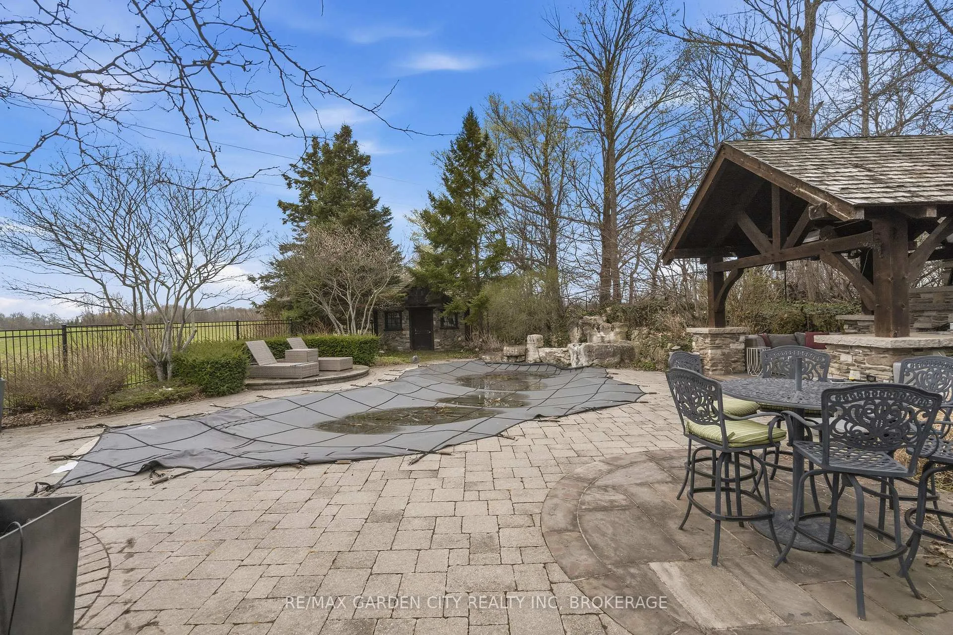Photo 31 of 802 Sawmill Road, Hamilton, Ancaster — HOMEH