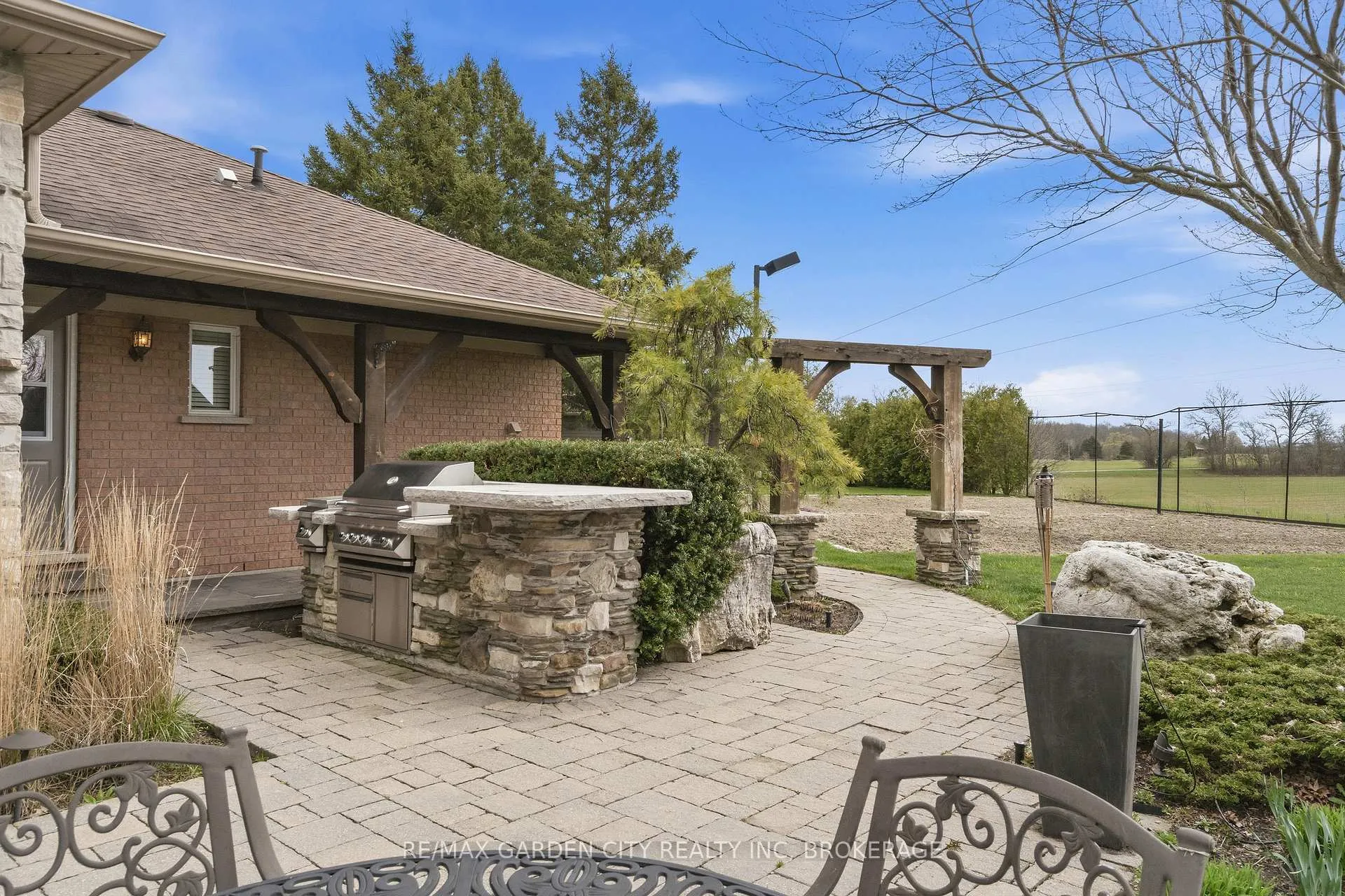Photo 33 of 802 Sawmill Road, Hamilton, Ancaster — HOMEH