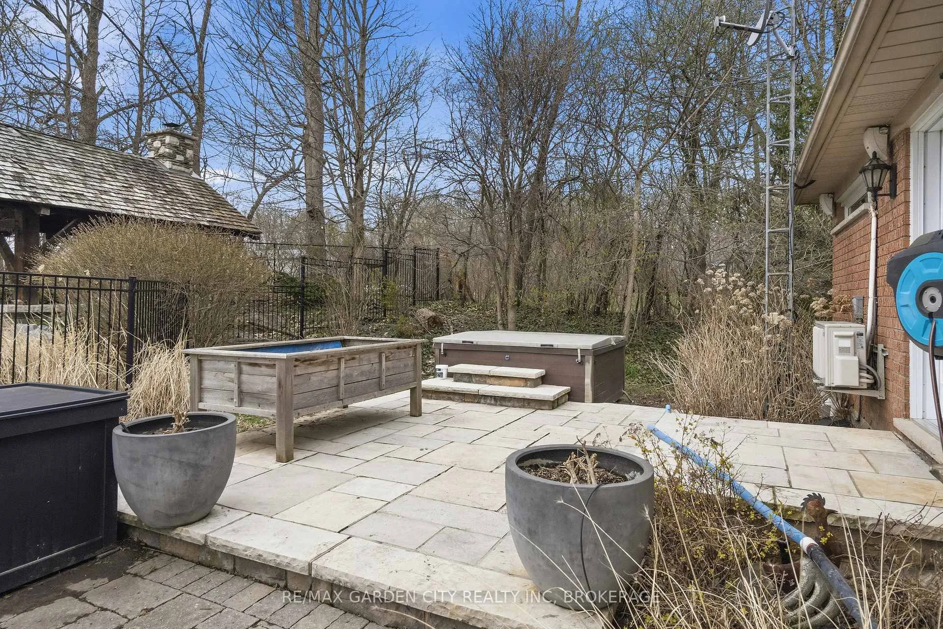 Photo 34 of 802 Sawmill Road, Hamilton, Ancaster — HOMEH