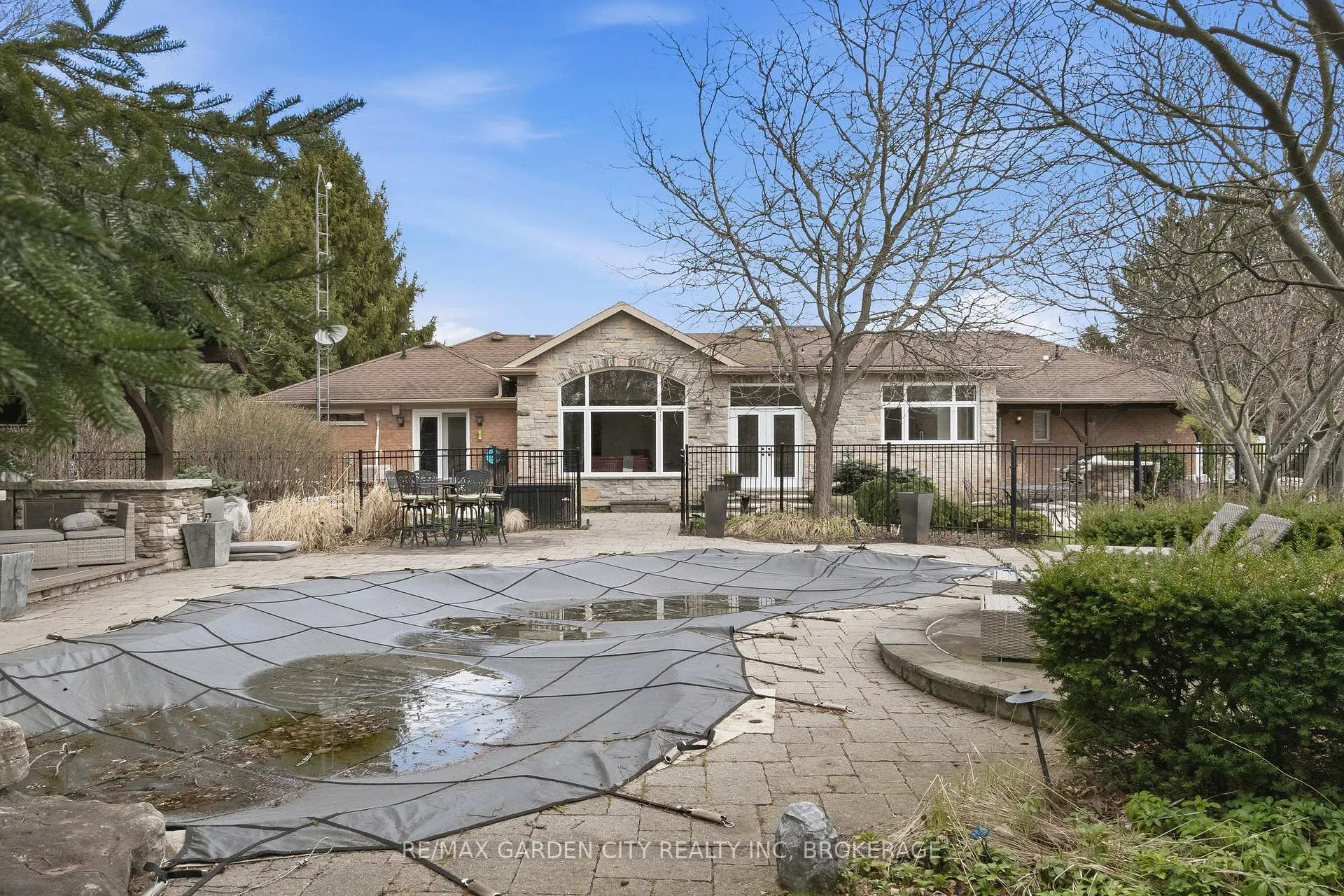 Photo 36 of 802 Sawmill Road, Hamilton, Ancaster — HOMEH