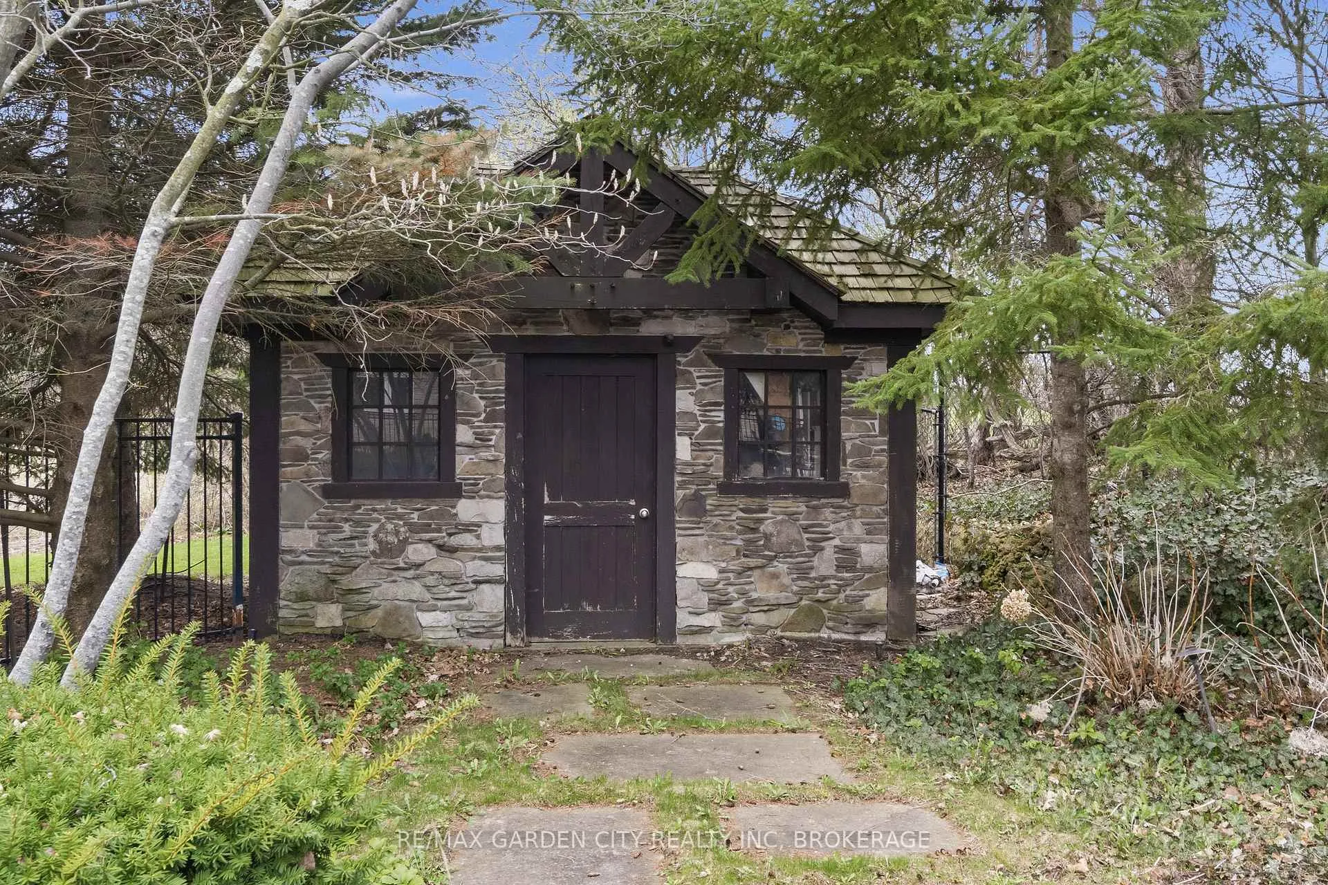 Photo 37 of 802 Sawmill Road, Hamilton, Ancaster — HOMEH