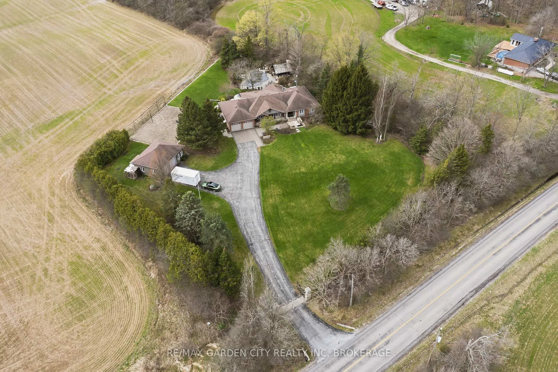 Photo 39 of 802 Sawmill Road, Hamilton, Ancaster — HOMEH