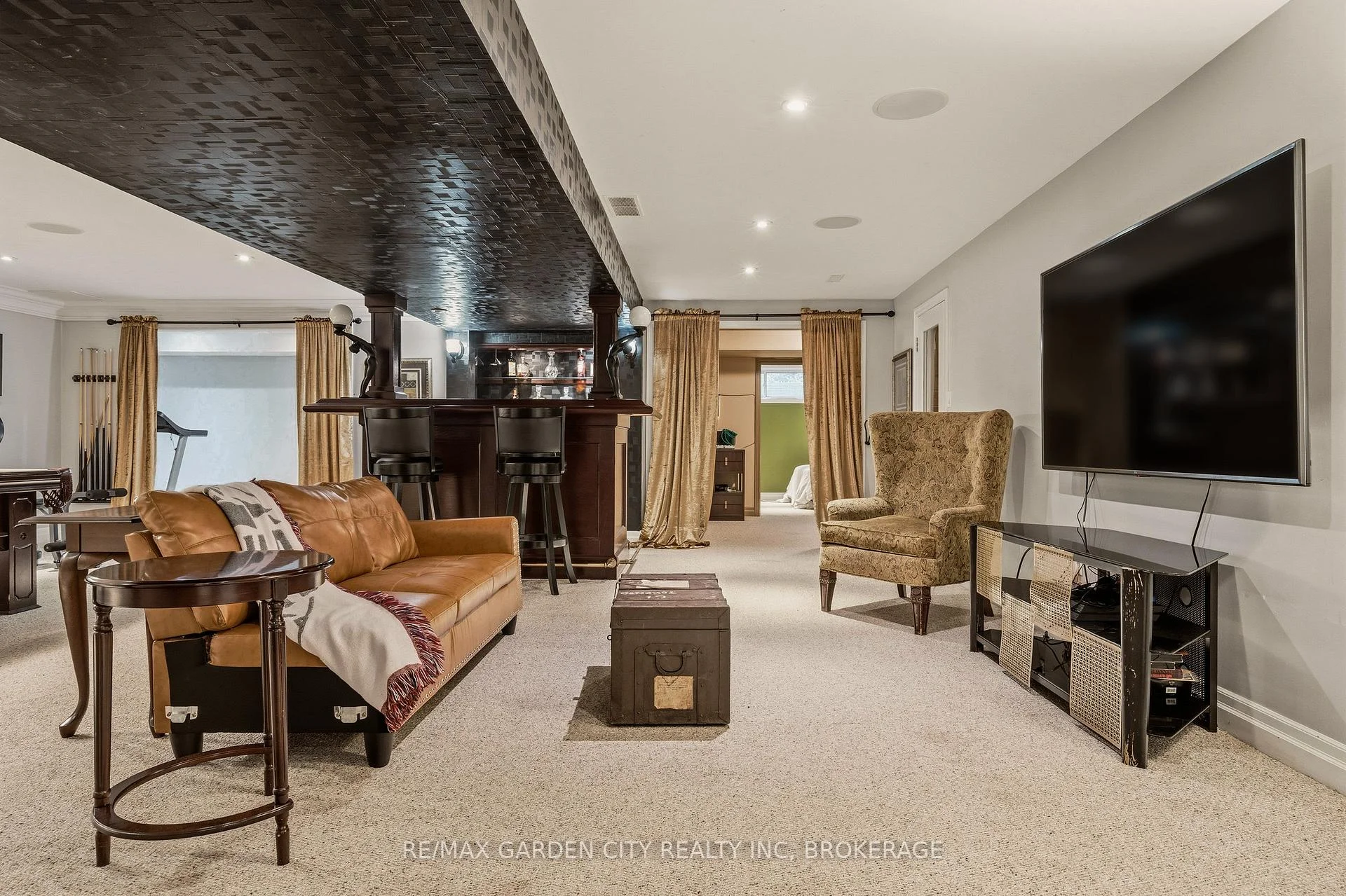 Photo 45 of 802 Sawmill Road, Hamilton, Ancaster — HOMEH