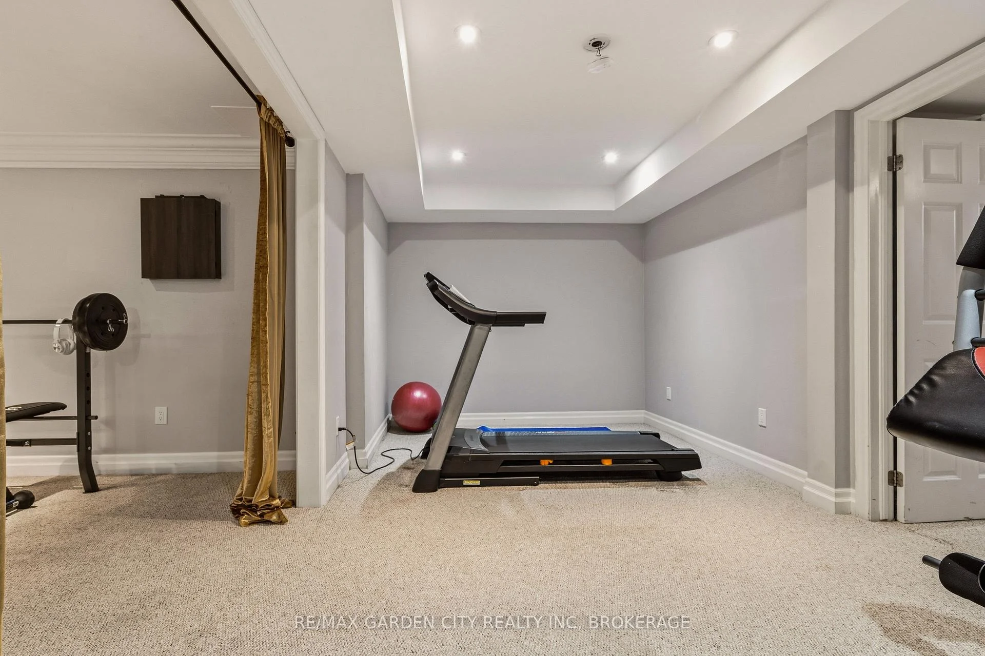 Photo 48 of 802 Sawmill Road, Hamilton, Ancaster — HOMEH