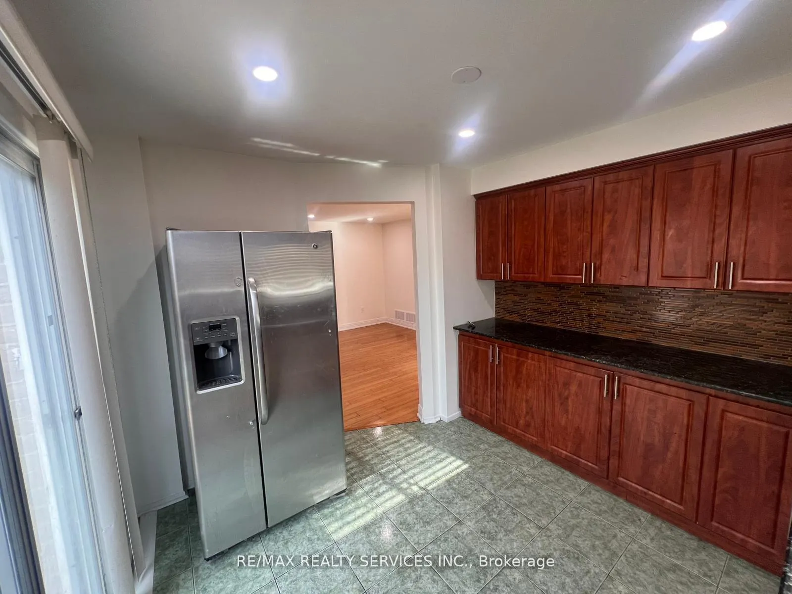 Photo 7 of 31 Junewood Crescent, Brampton, Northgate — HOMEH