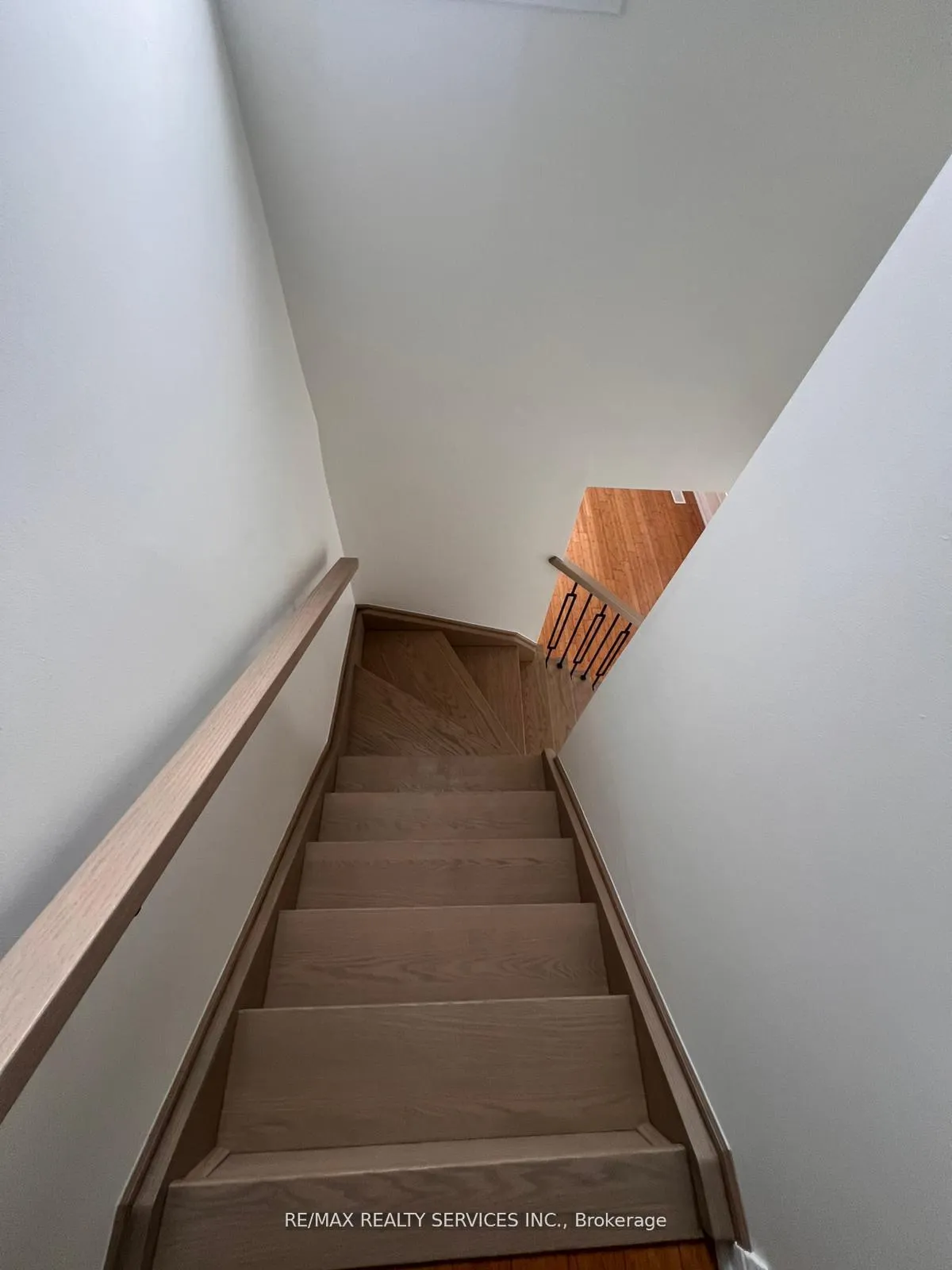 Photo 9 of 31 Junewood Crescent, Brampton, Northgate — HOMEH