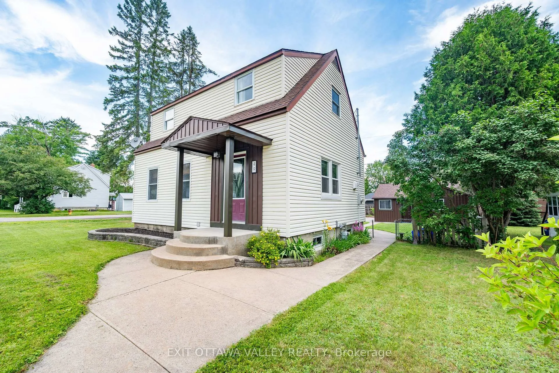 Photo 2 of 49 Glendale Avenue, Deep River — HOMEH
