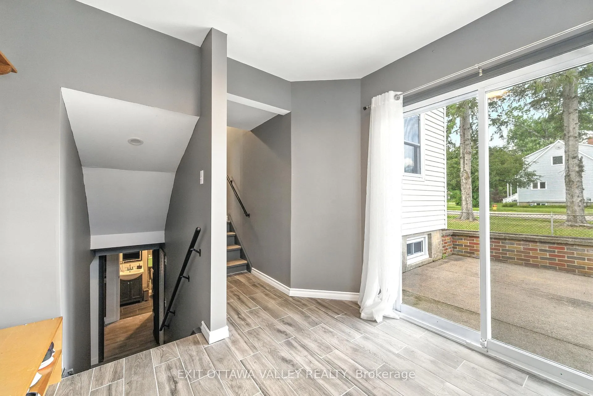 Photo 5 of 49 Glendale Avenue, Deep River — HOMEH