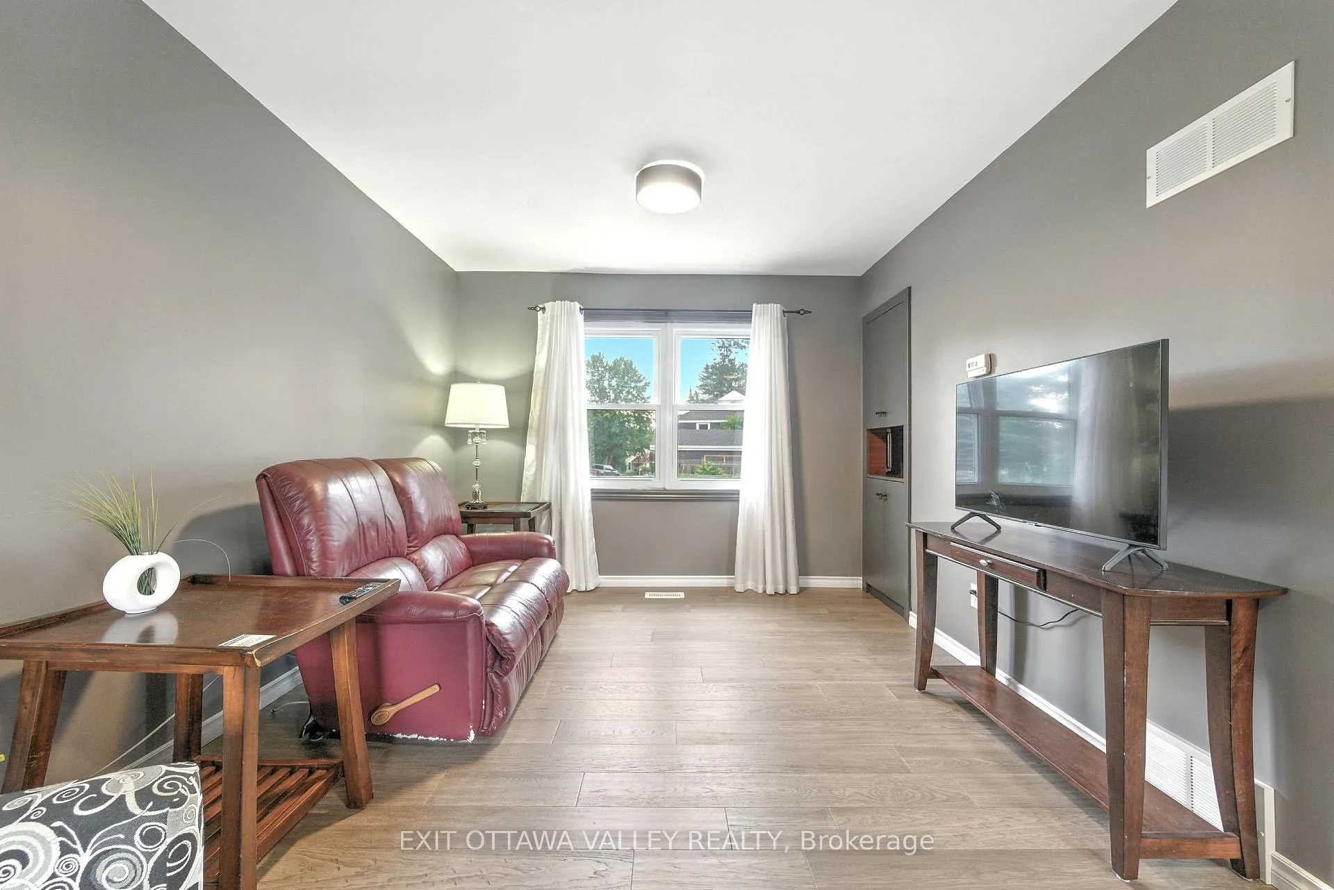 Photo 10 of 49 Glendale Avenue, Deep River — HOMEH