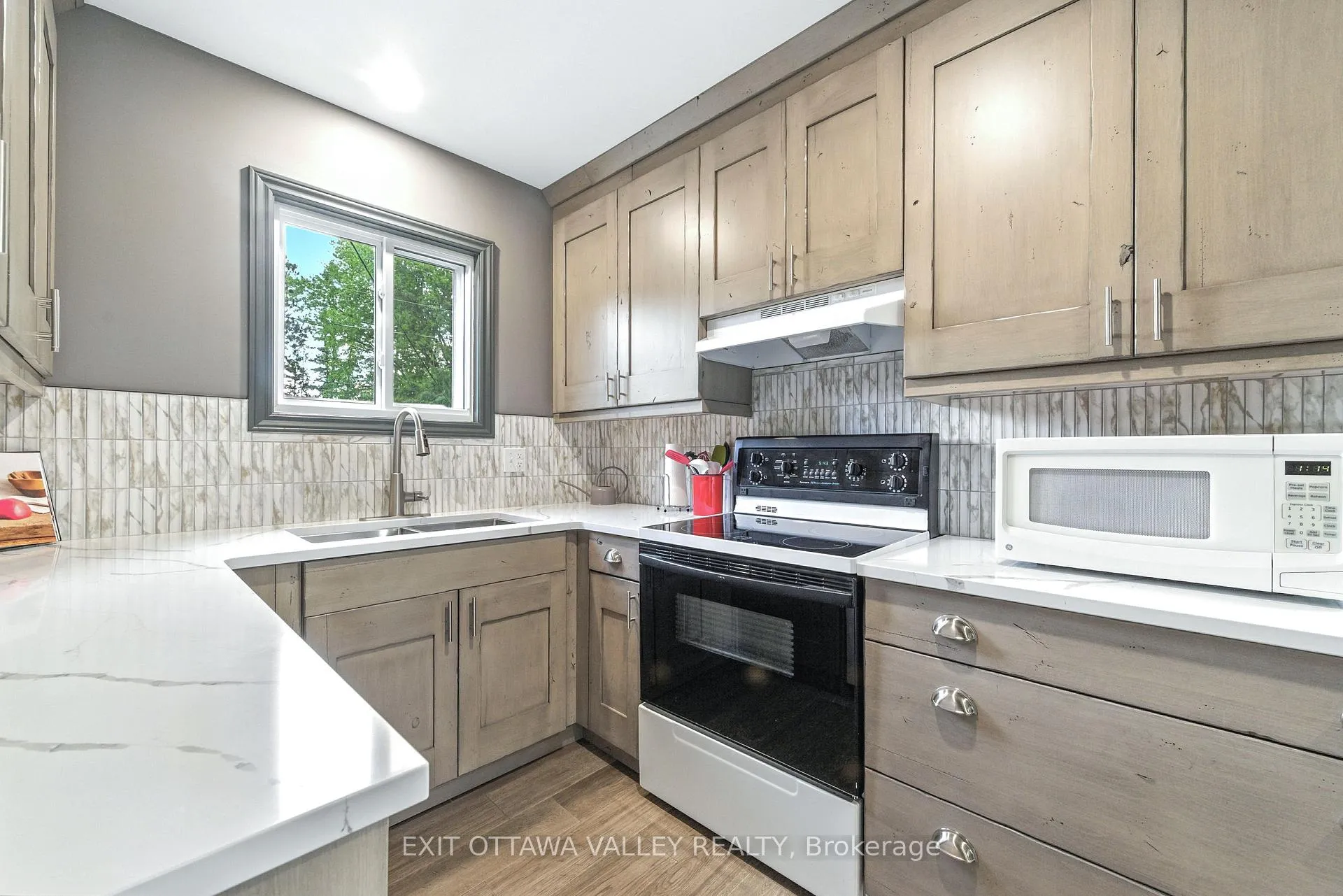 Photo 16 of 49 Glendale Avenue, Deep River — HOMEH
