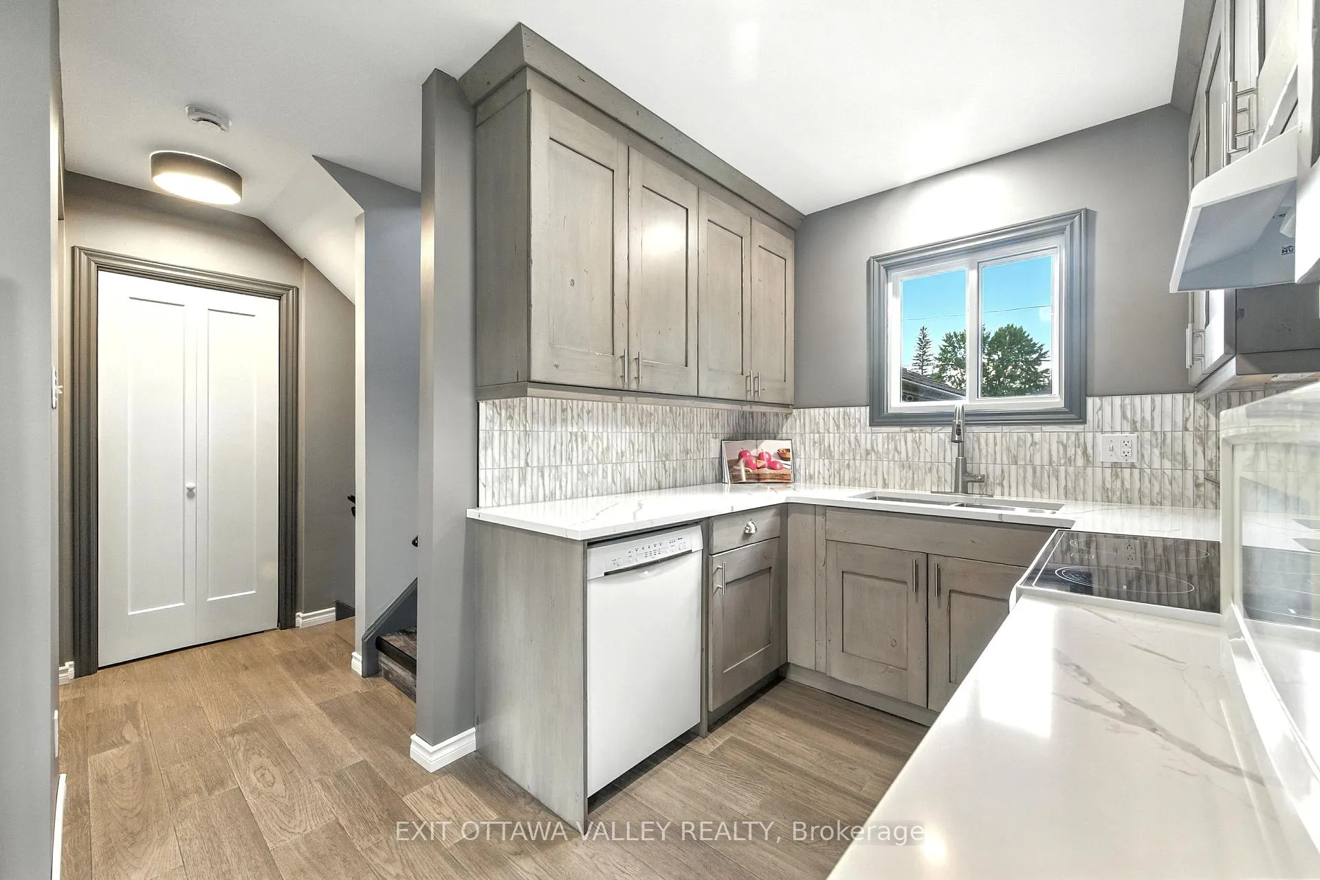 Photo 18 of 49 Glendale Avenue, Deep River — HOMEH