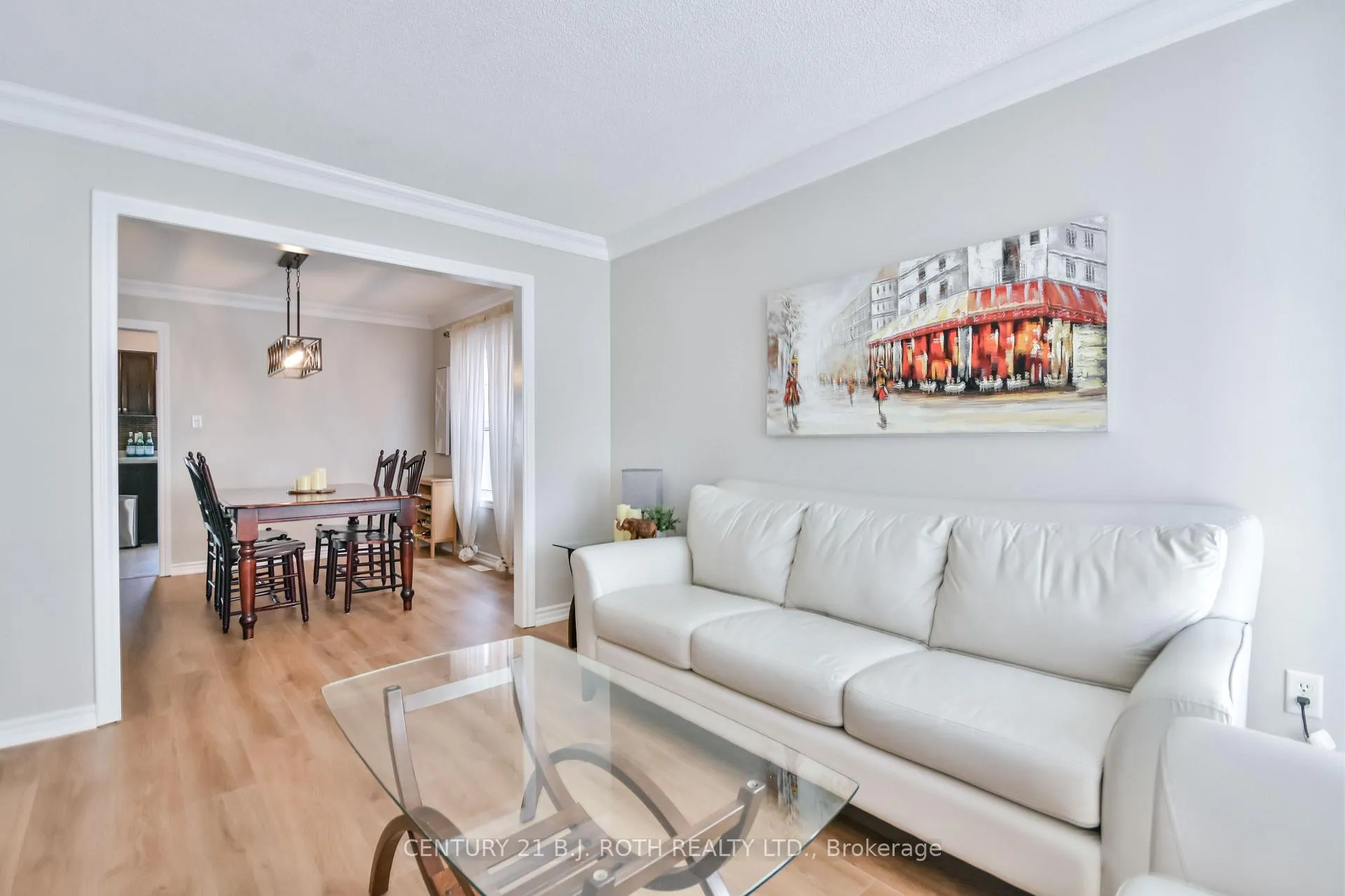 Photo 5 of 28 Shaina Court, Barrie, Painswick South — HOMEH