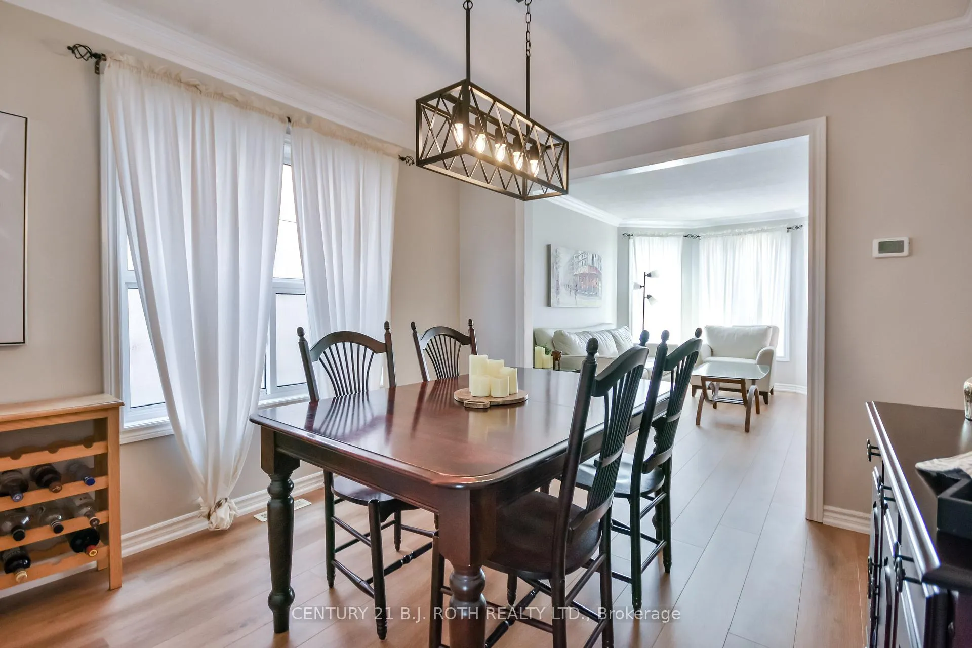 Photo 6 of 28 Shaina Court, Barrie, Painswick South — HOMEH