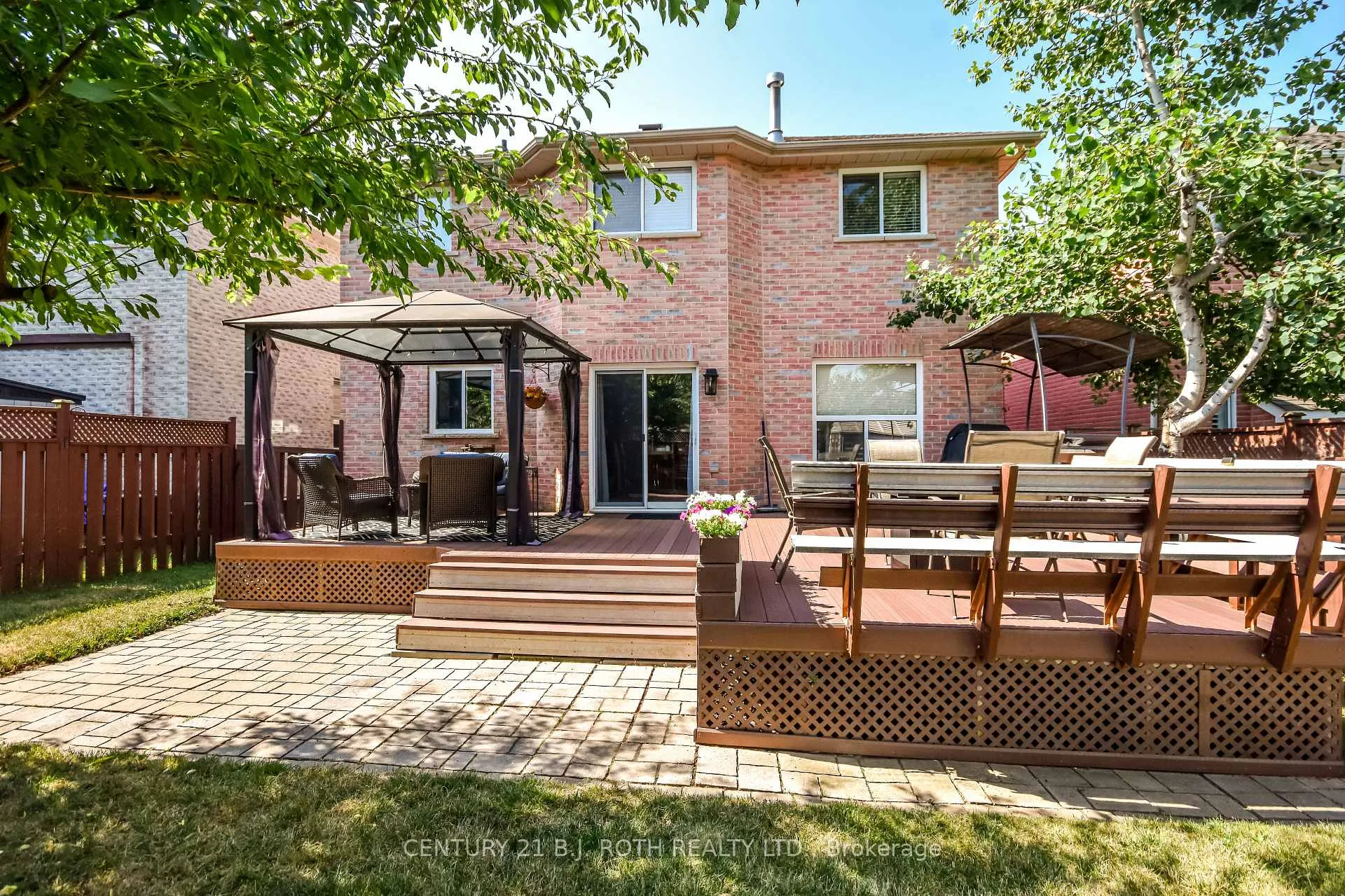 Photo 12 of 28 Shaina Court, Barrie, Painswick South — HOMEH