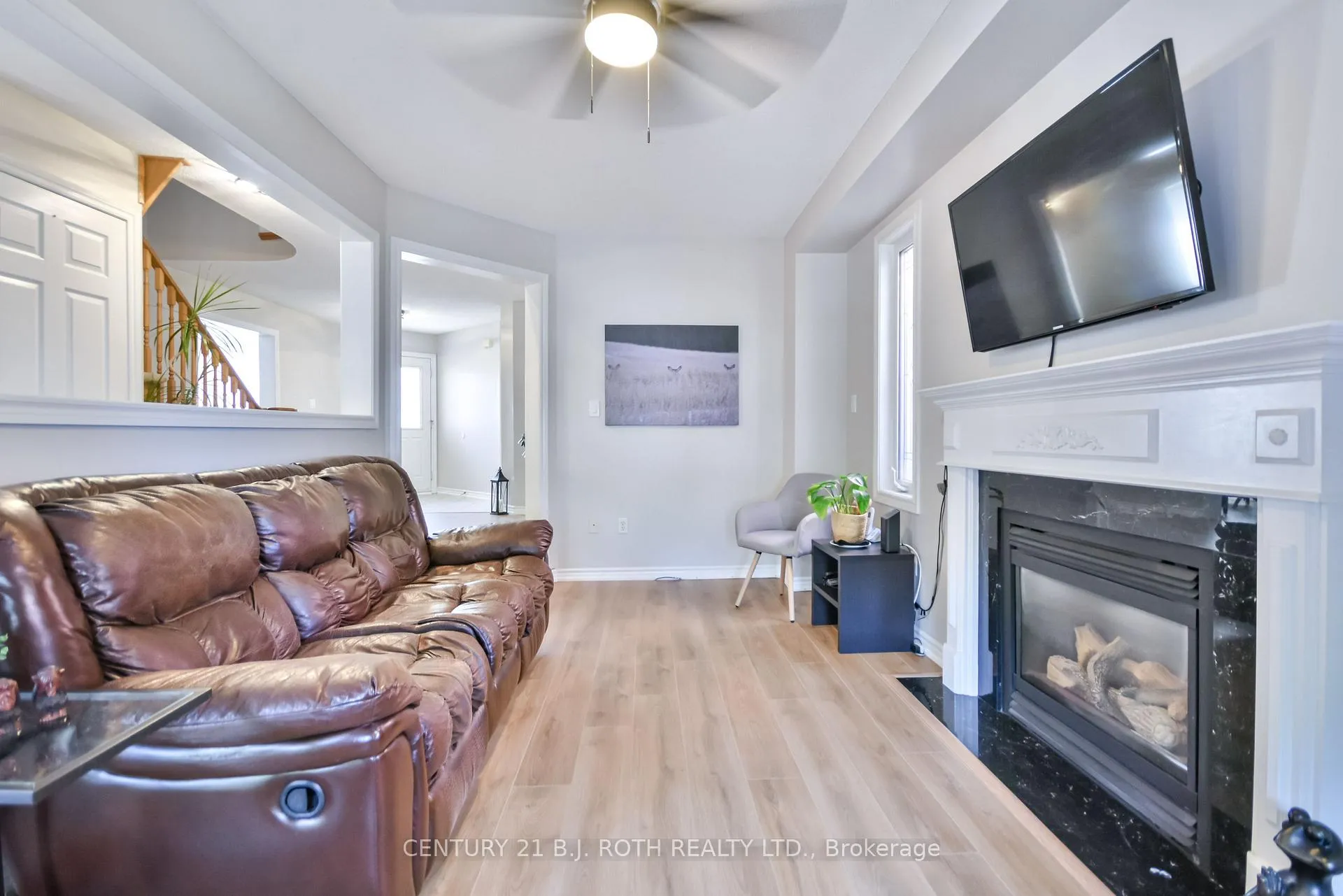 Photo 14 of 28 Shaina Court, Barrie, Painswick South — HOMEH