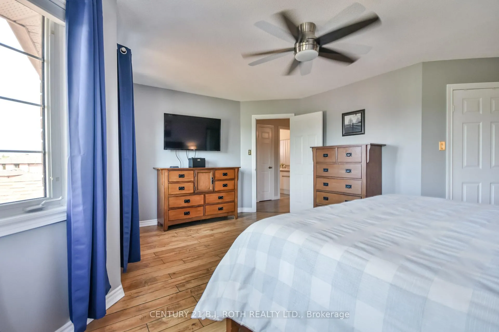 Photo 18 of 28 Shaina Court, Barrie, Painswick South — HOMEH
