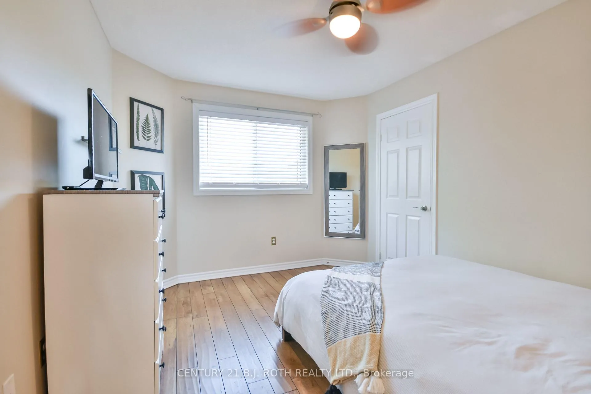 Photo 23 of 28 Shaina Court, Barrie, Painswick South — HOMEH