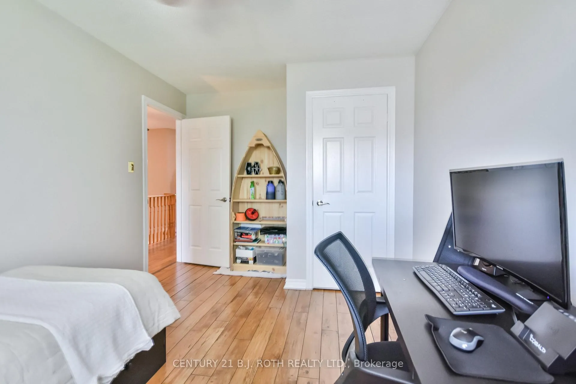 Photo 25 of 28 Shaina Court, Barrie, Painswick South — HOMEH