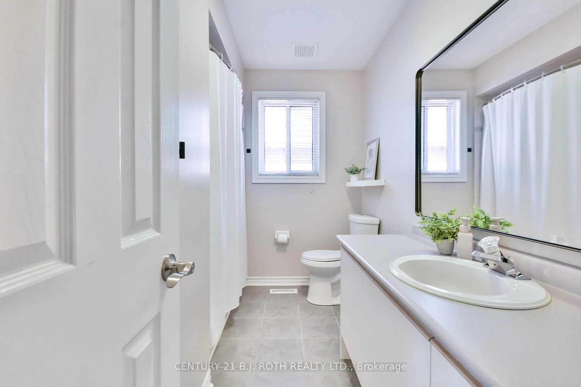 Photo 26 of 28 Shaina Court, Barrie, Painswick South — HOMEH