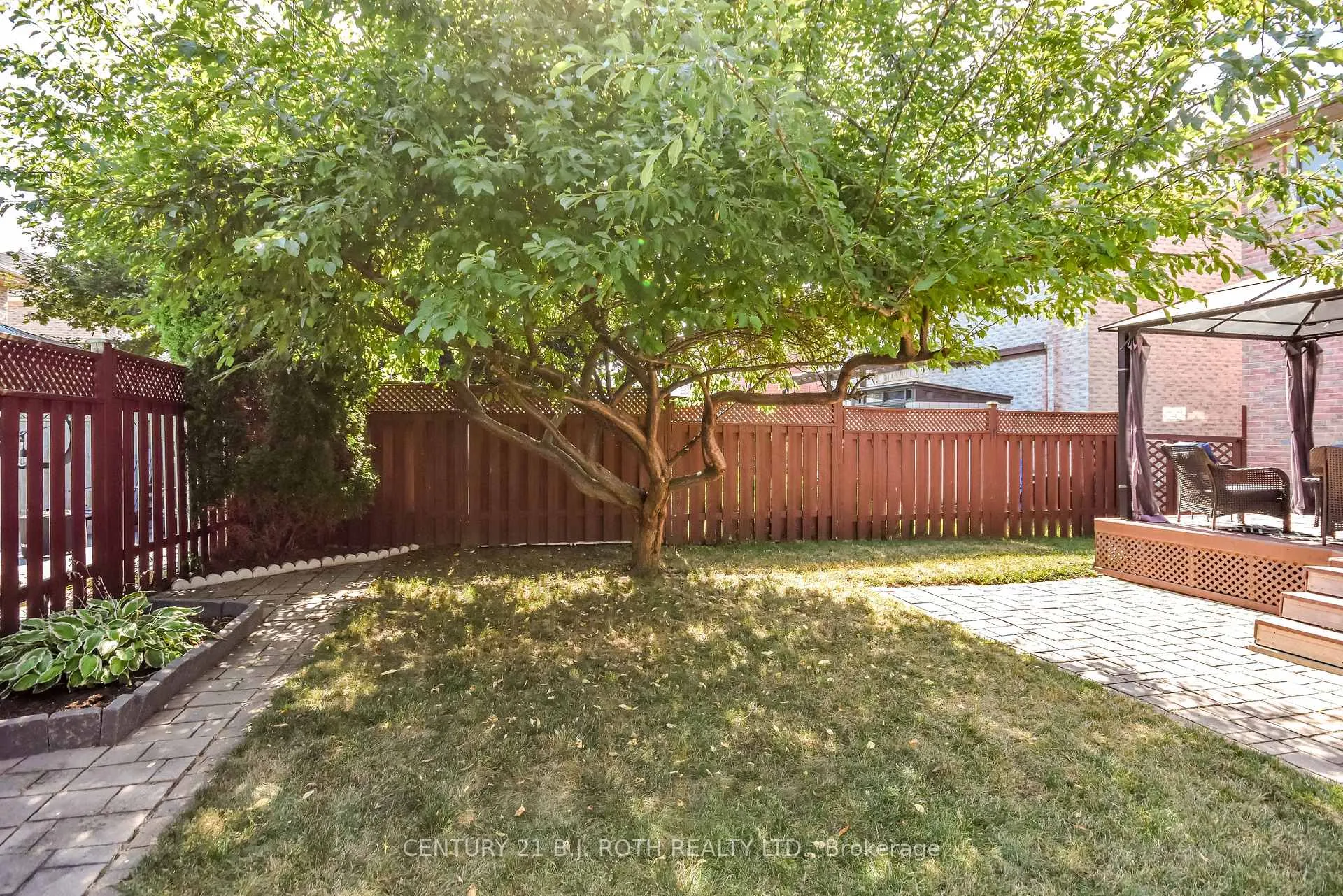 Photo 36 of 28 Shaina Court, Barrie, Painswick South — HOMEH