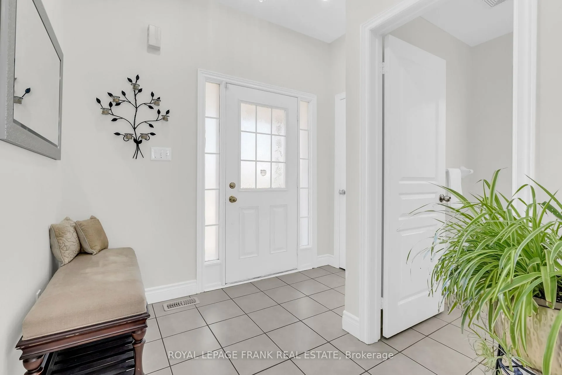 Photo 10 of 58 Decourcy-Ireland Circle, Ajax, Northeast Ajax — HOMEH