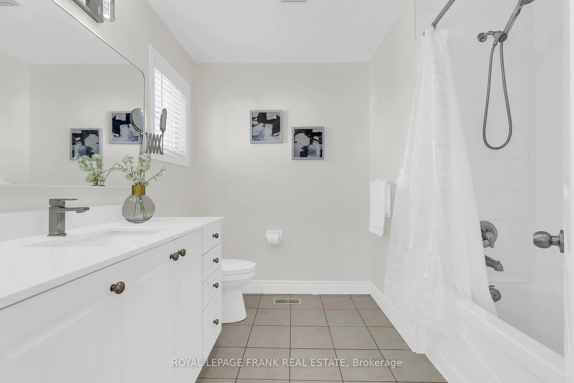 Photo 32 of 58 Decourcy-Ireland Circle, Ajax, Northeast Ajax — HOMEH