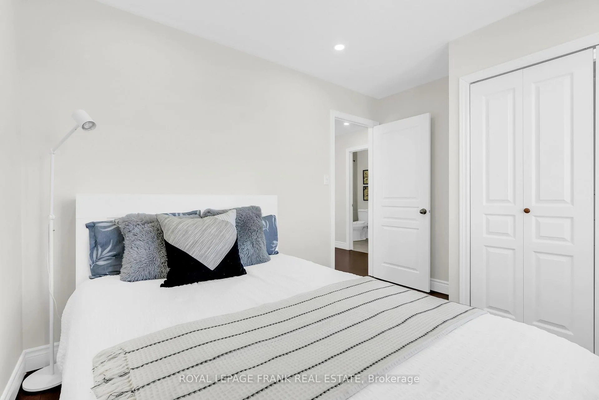 Photo 36 of 58 Decourcy-Ireland Circle, Ajax, Northeast Ajax — HOMEH
