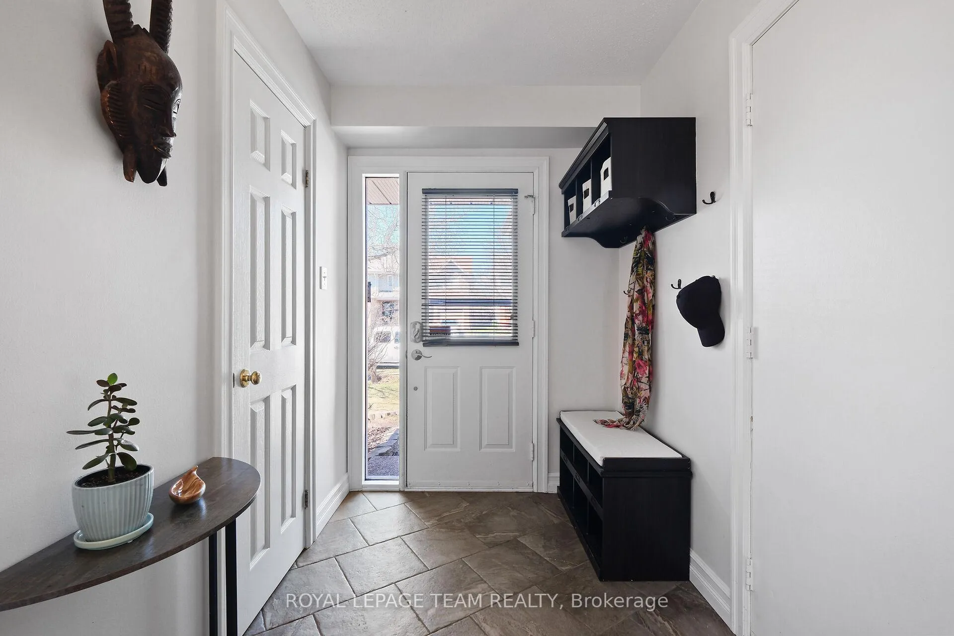 Photo 3 of 14 Sedona Street, Ottawa, Barrhaven - Longfields — HOMEH