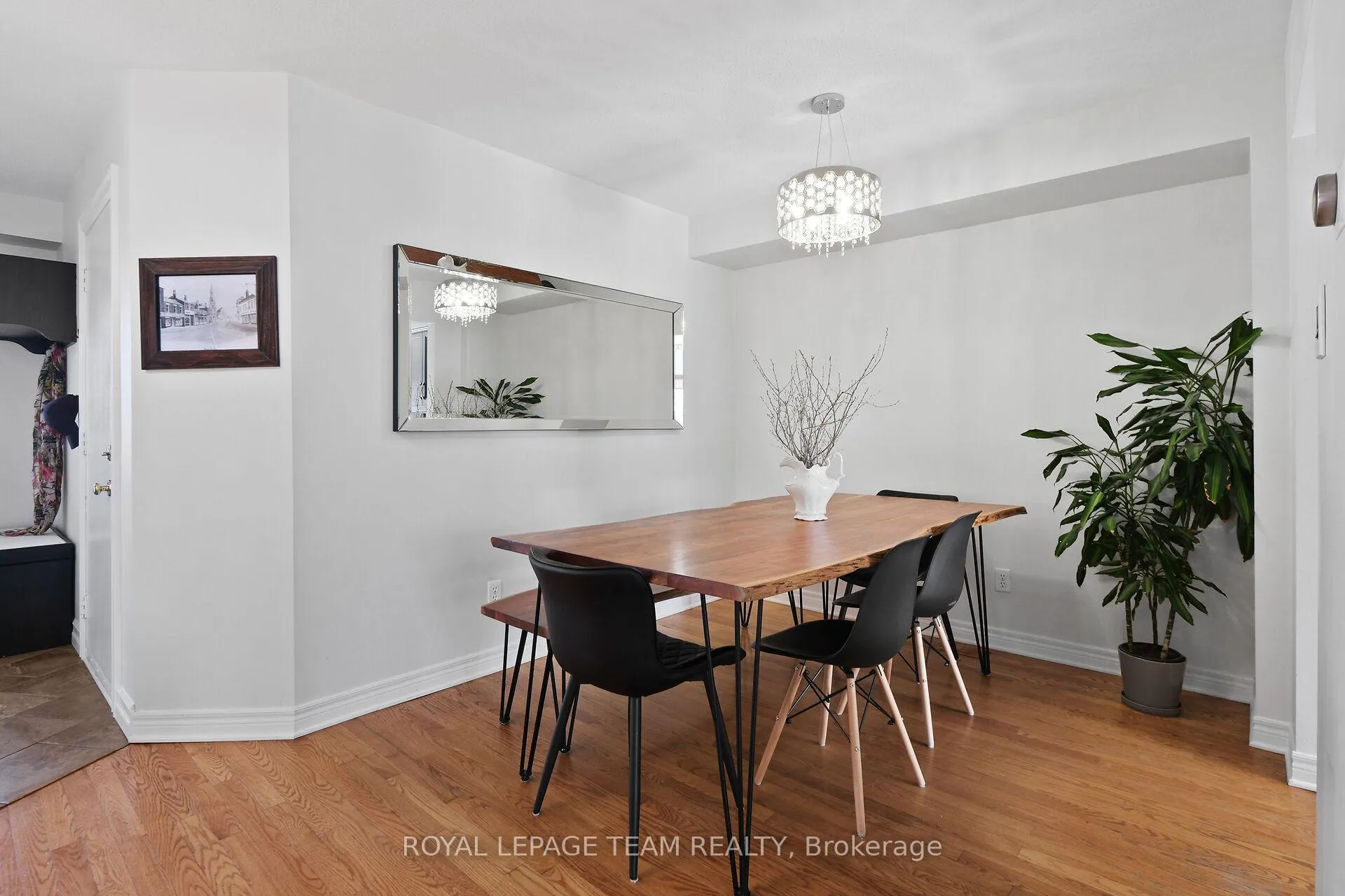 Photo 5 of 14 Sedona Street, Ottawa, Barrhaven - Longfields — HOMEH