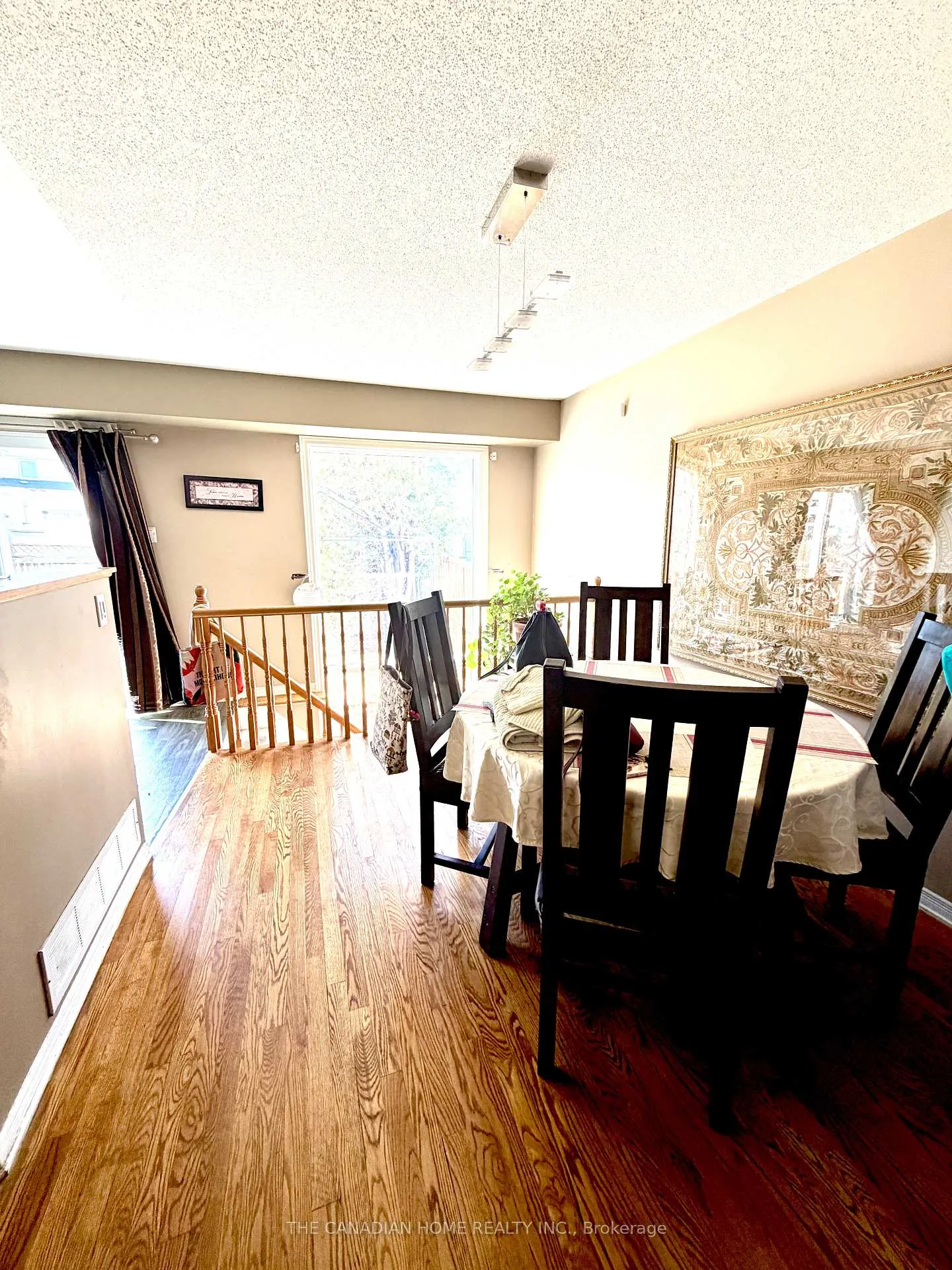 Photo 4 of 1435 Lynx Crescent, Ottawa, Fallingbrook/Pineridge — HOMEH