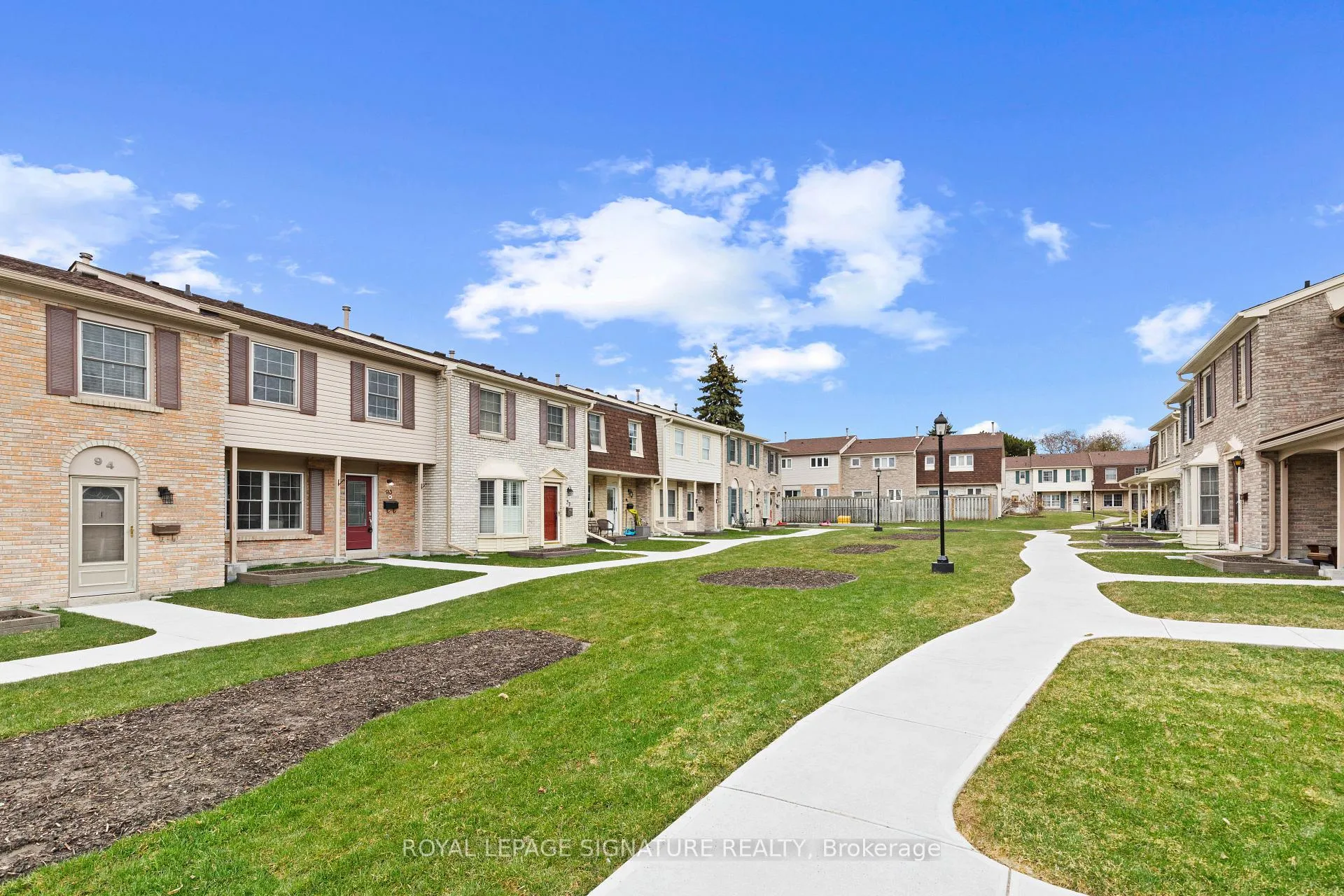 Photo 2 of Unit 93, 580 Eyer Drive, Pickering, West Shore — HOMEH