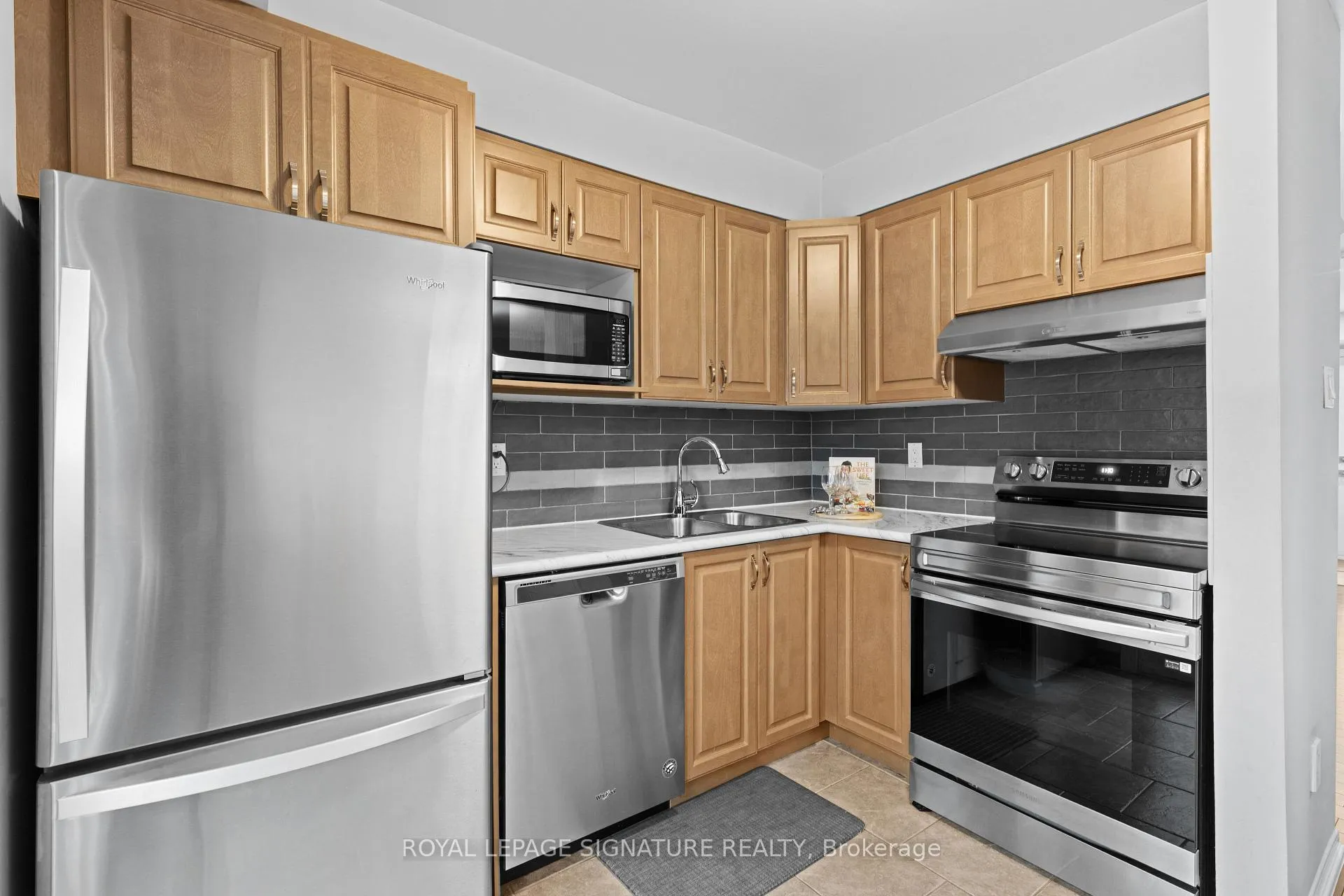 Photo 10 of Unit 93, 580 Eyer Drive, Pickering, West Shore — HOMEH