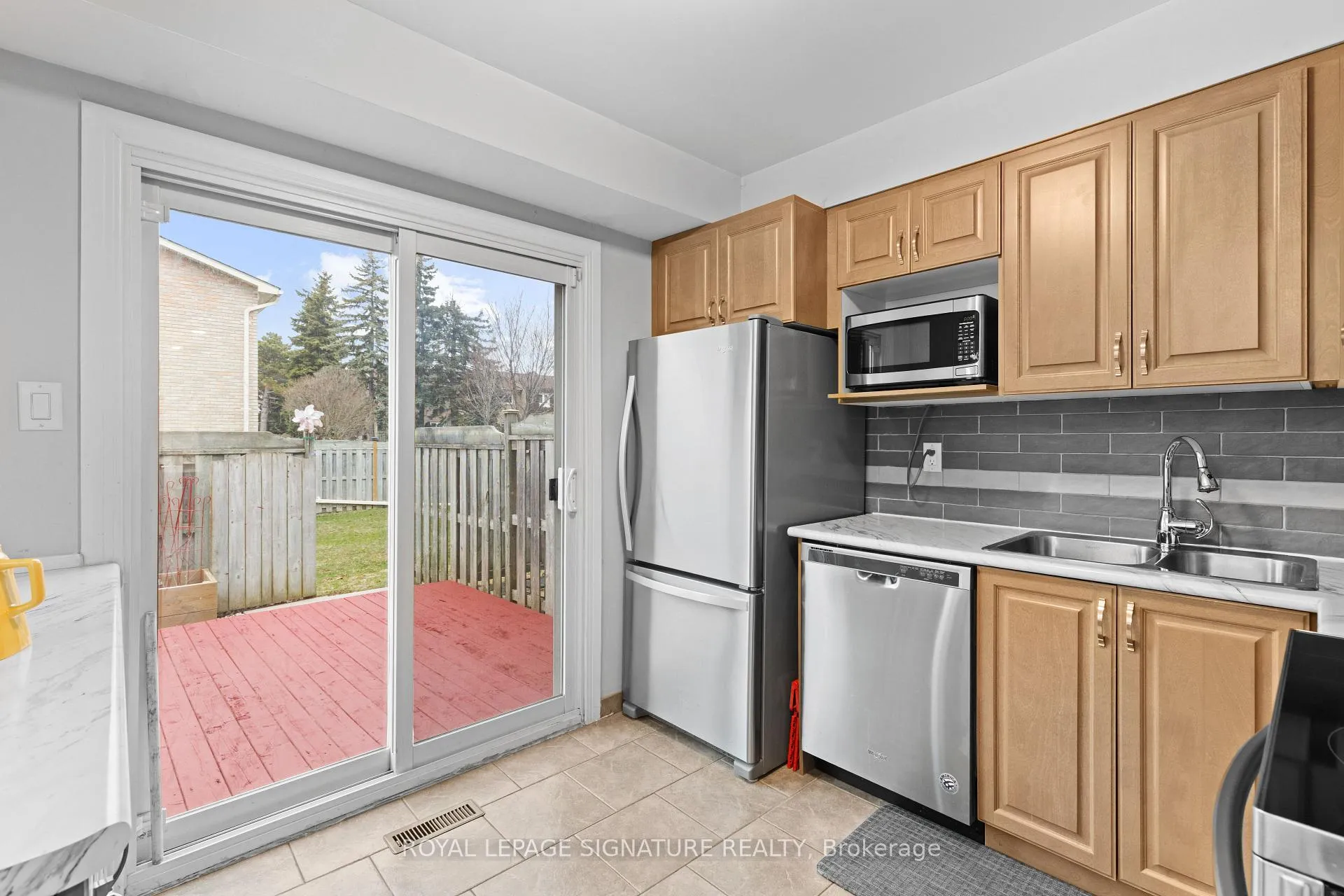 Photo 12 of Unit 93, 580 Eyer Drive, Pickering, West Shore — HOMEH