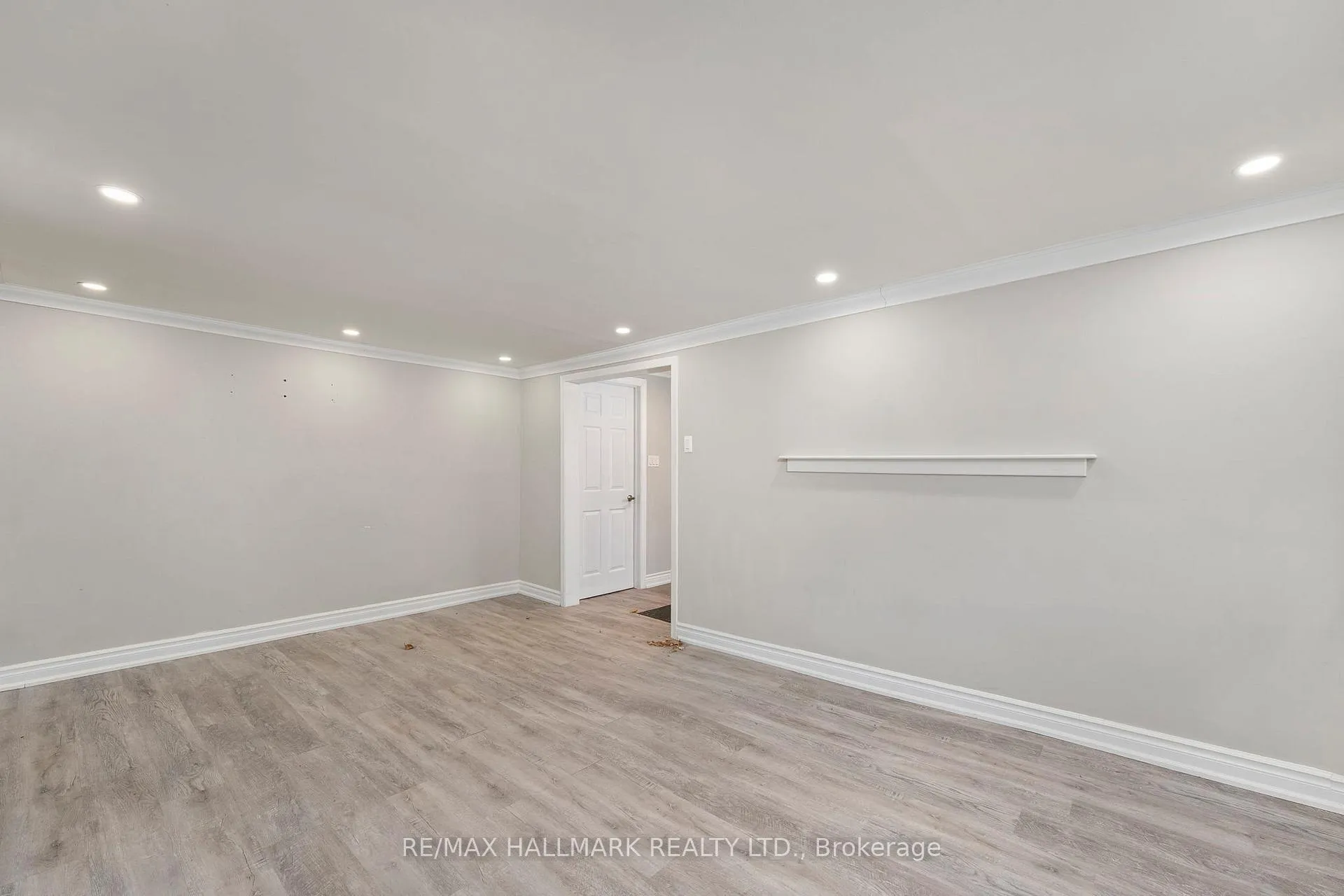 Photo 7 of 41 Shirlea Boulevard, Georgina, Keswick South — HOMEH