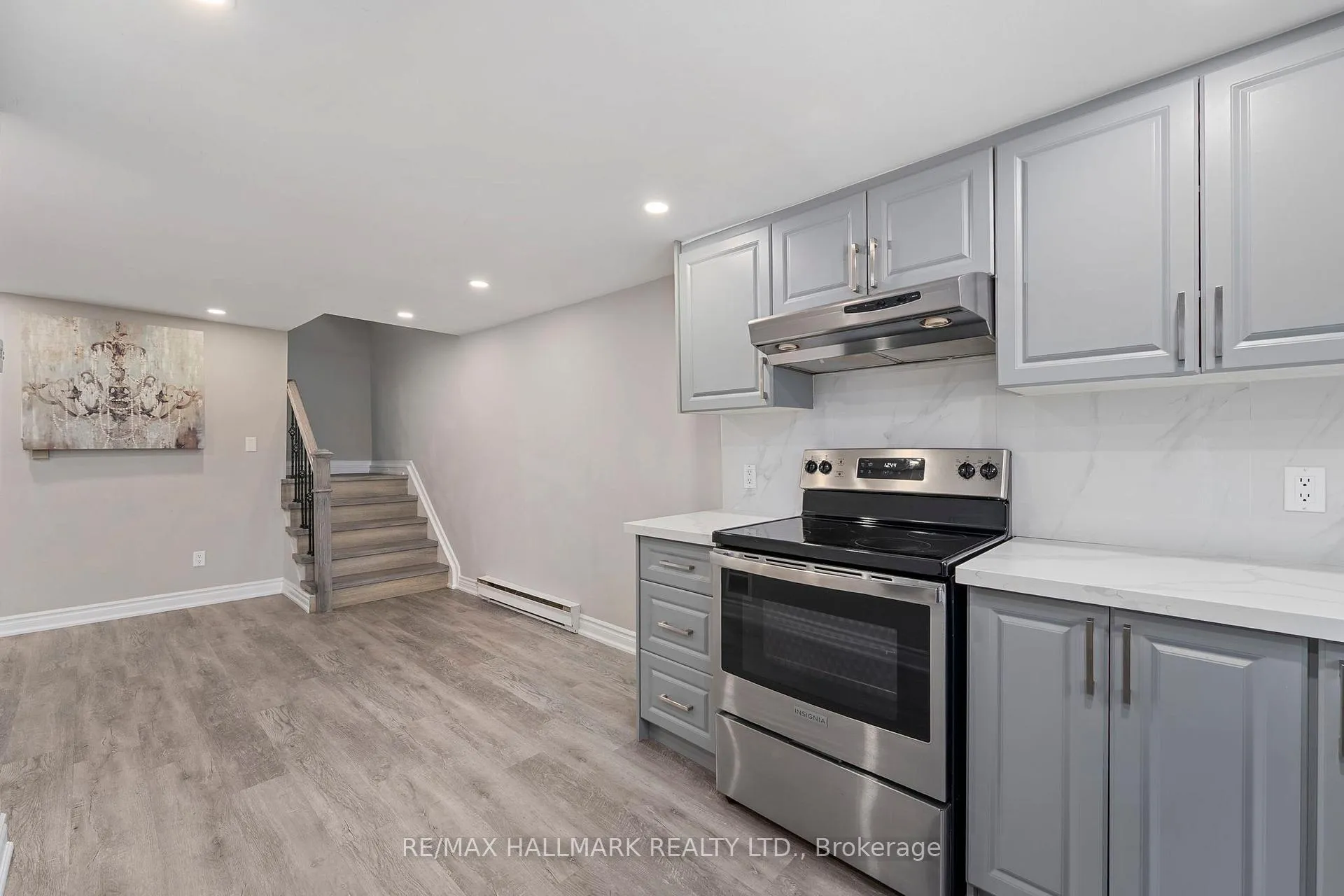 Photo 15 of 41 Shirlea Boulevard, Georgina, Keswick South — HOMEH