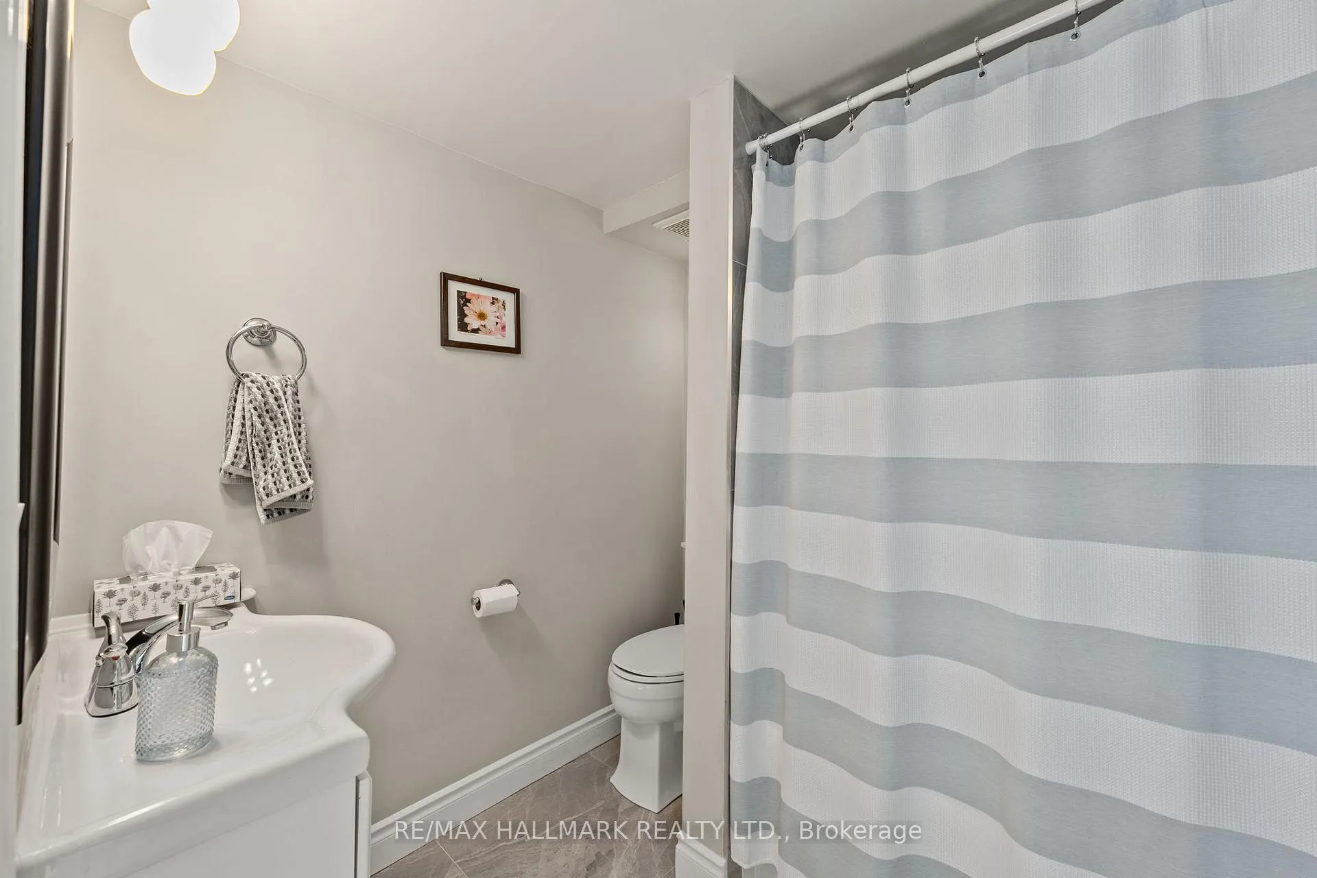 Photo 18 of 41 Shirlea Boulevard, Georgina, Keswick South — HOMEH