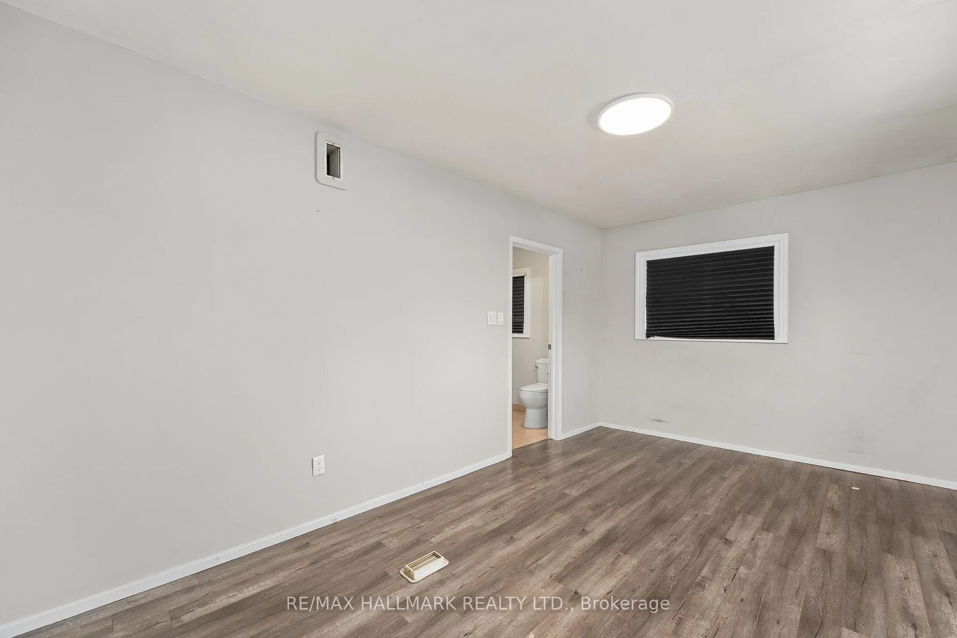 Photo 26 of 41 Shirlea Boulevard, Georgina, Keswick South — HOMEH
