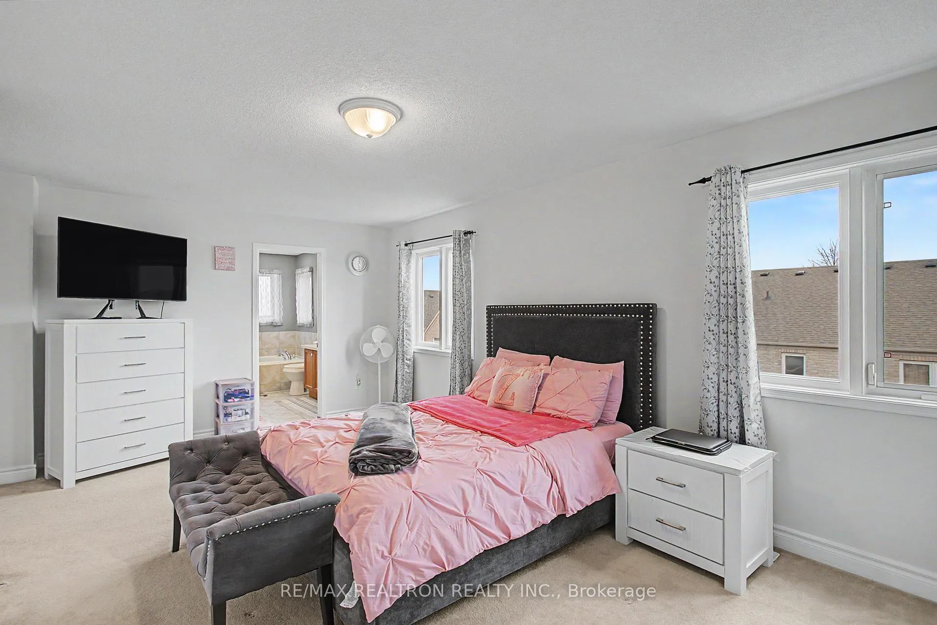 Photo 9 of 68 Loughlin Hill Crescent, Ajax, Central East — HOMEH