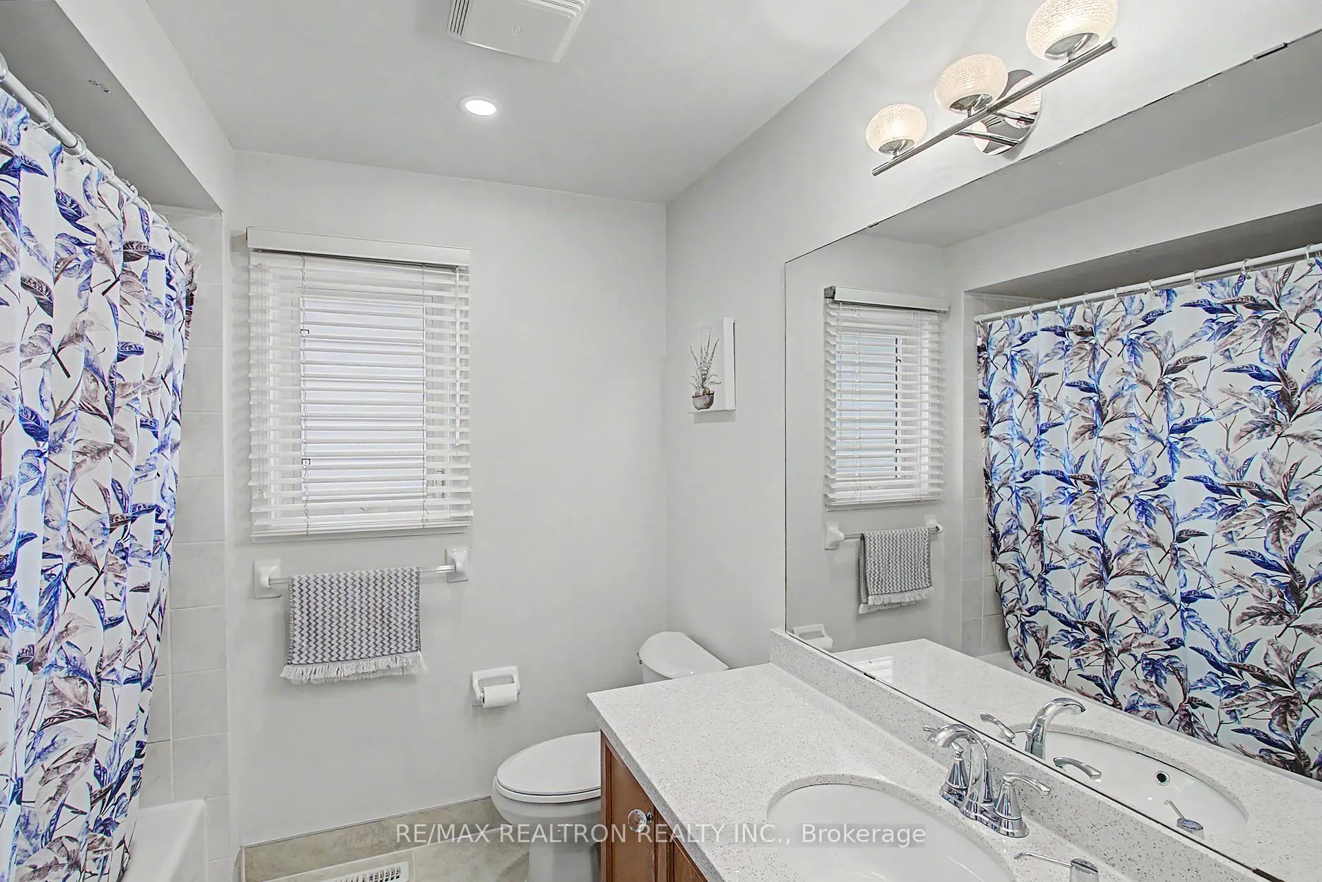 Photo 13 of 68 Loughlin Hill Crescent, Ajax, Central East — HOMEH