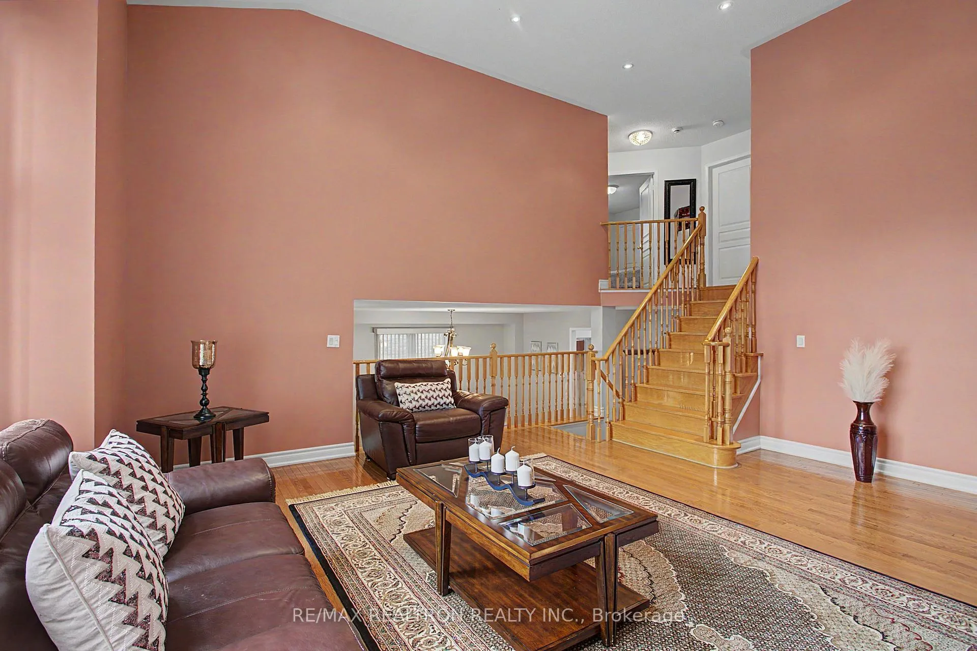 Photo 19 of 68 Loughlin Hill Crescent, Ajax, Central East — HOMEH