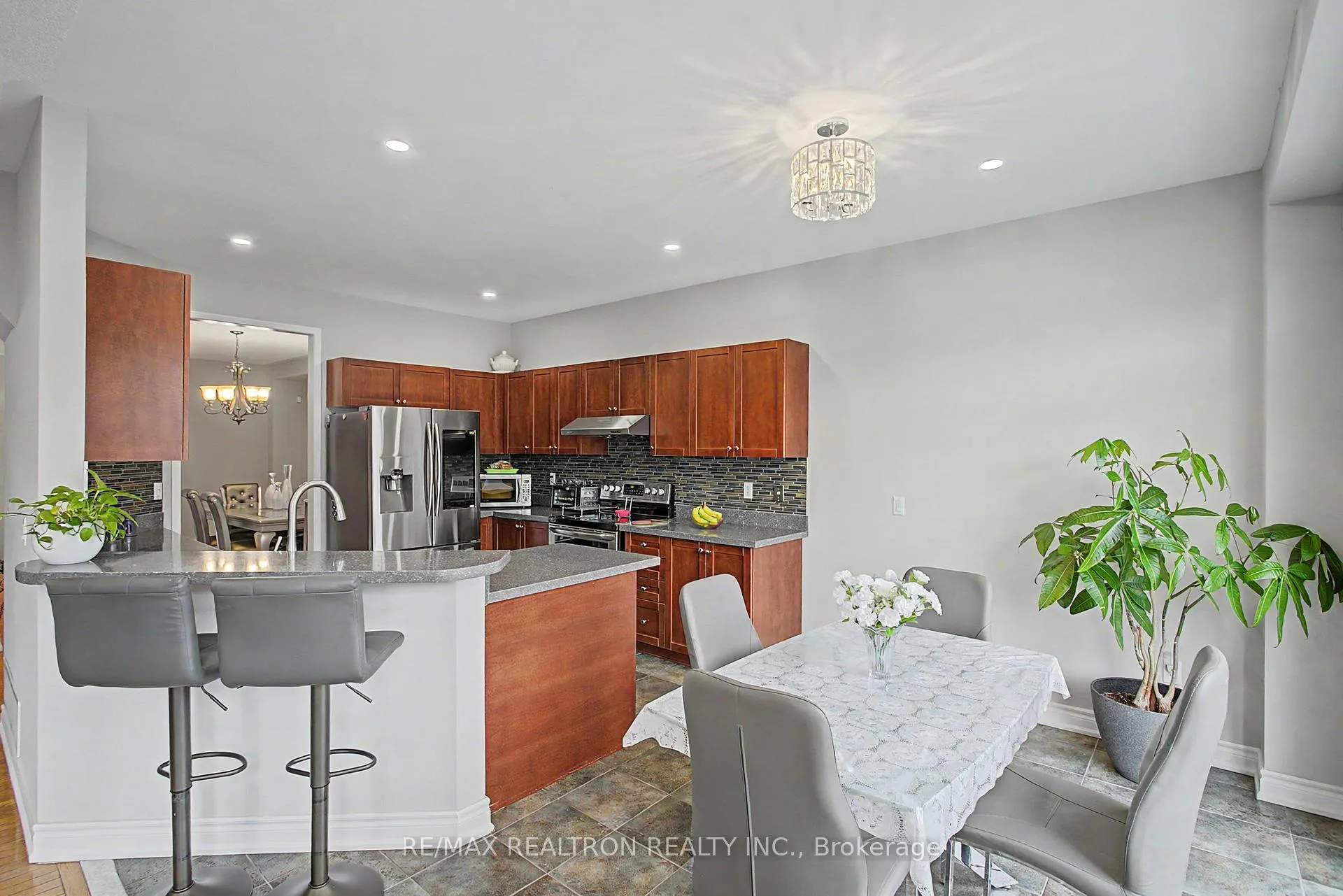Photo 26 of 68 Loughlin Hill Crescent, Ajax, Central East — HOMEH