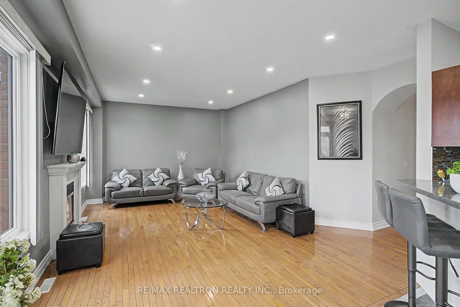 Photo 30 of 68 Loughlin Hill Crescent, Ajax, Central East — HOMEH