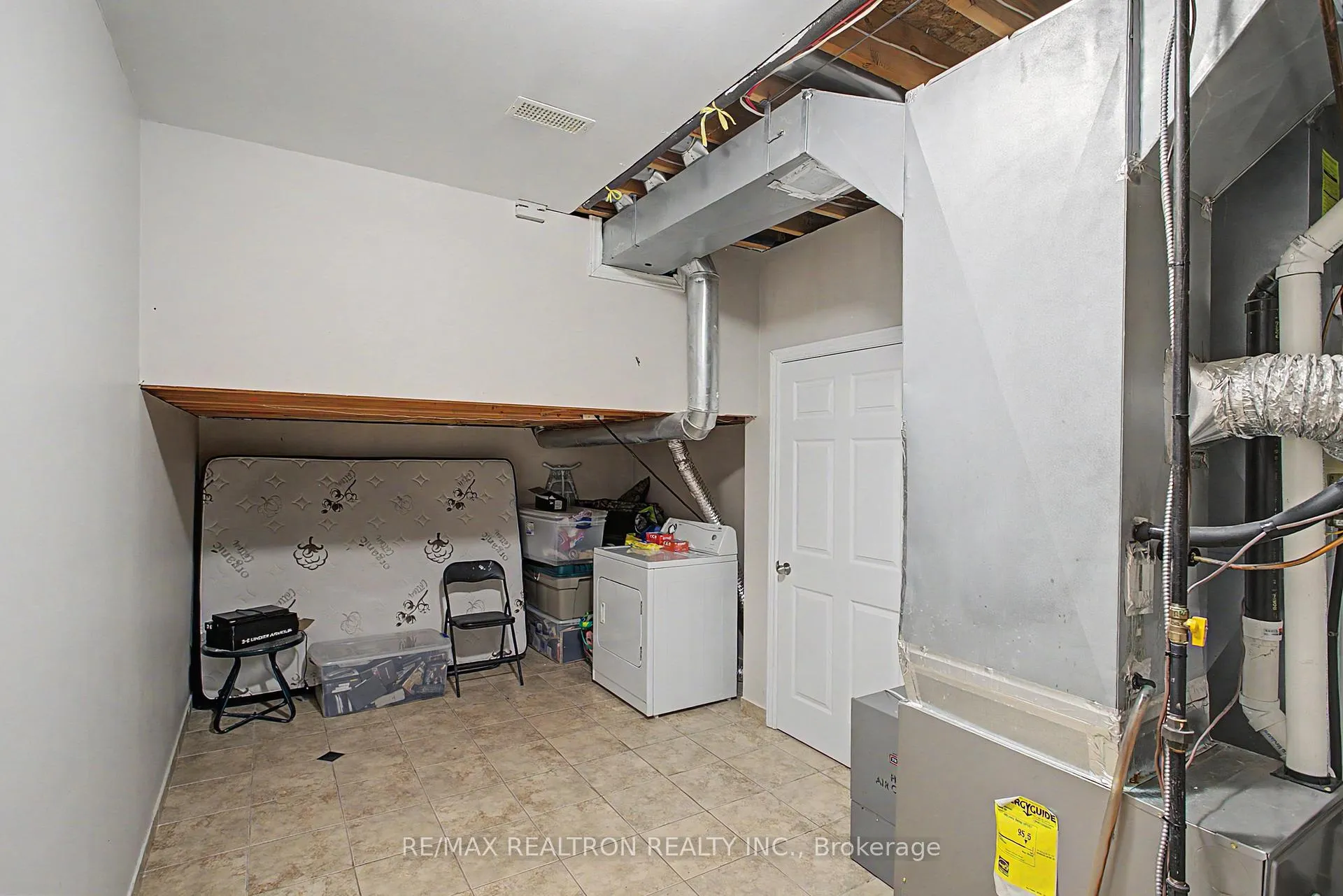 Photo 38 of 68 Loughlin Hill Crescent, Ajax, Central East — HOMEH
